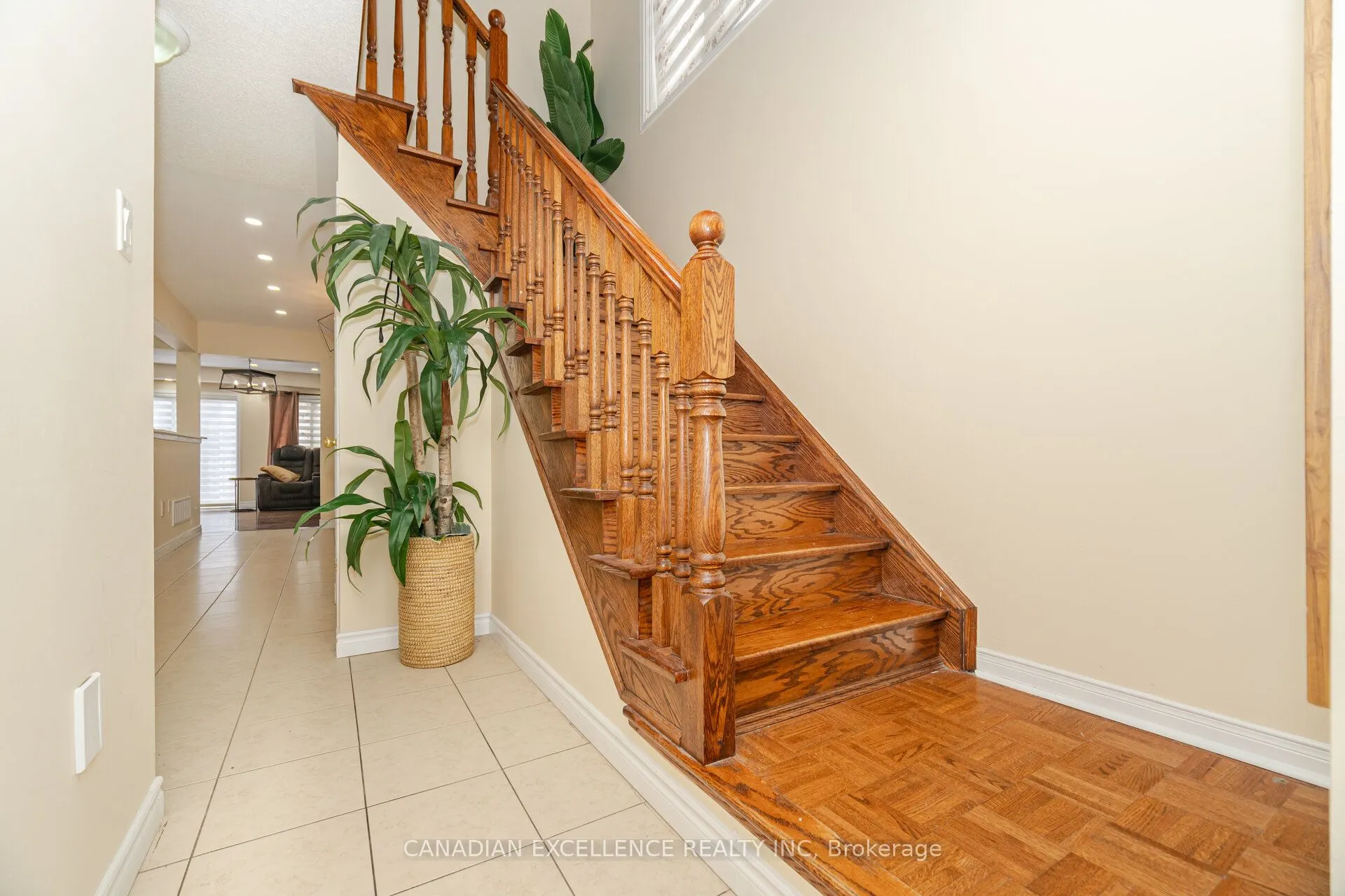 212 Venice Gate Drive