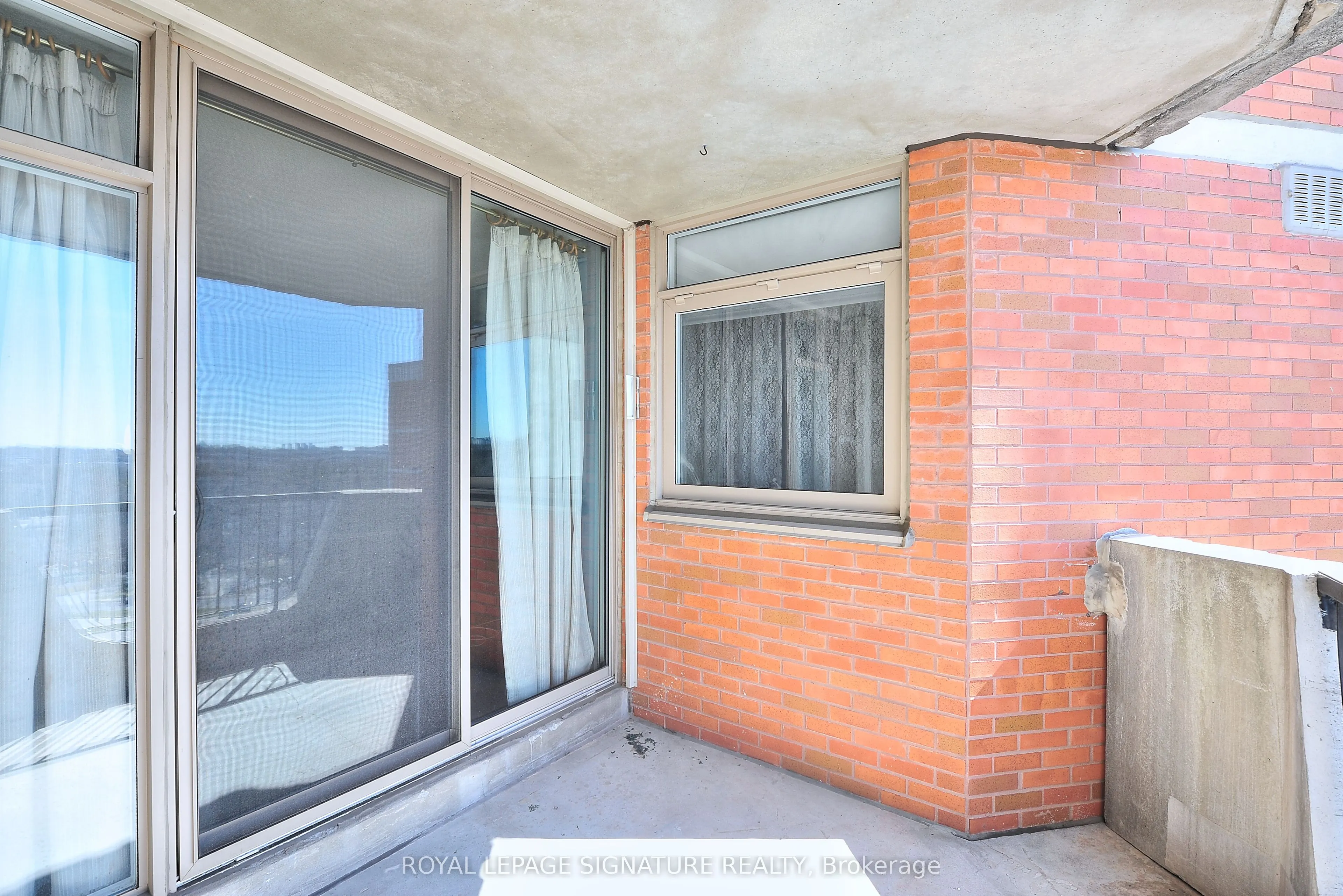 7811 Yonge Street, #1208