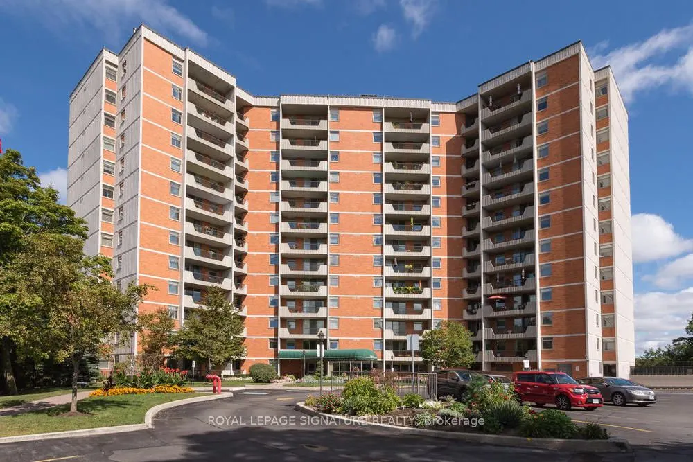 7811 Yonge Street, #1208