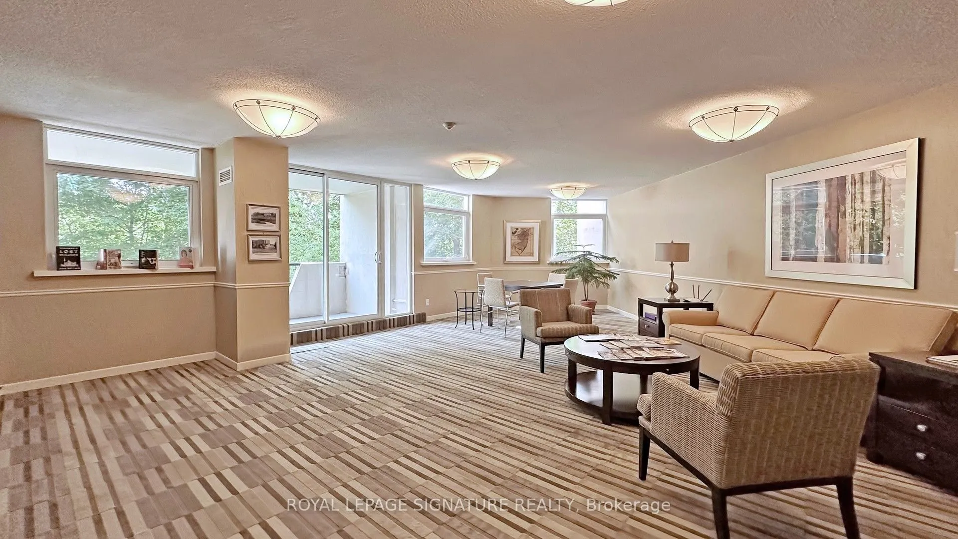 7811 Yonge Street, #1208