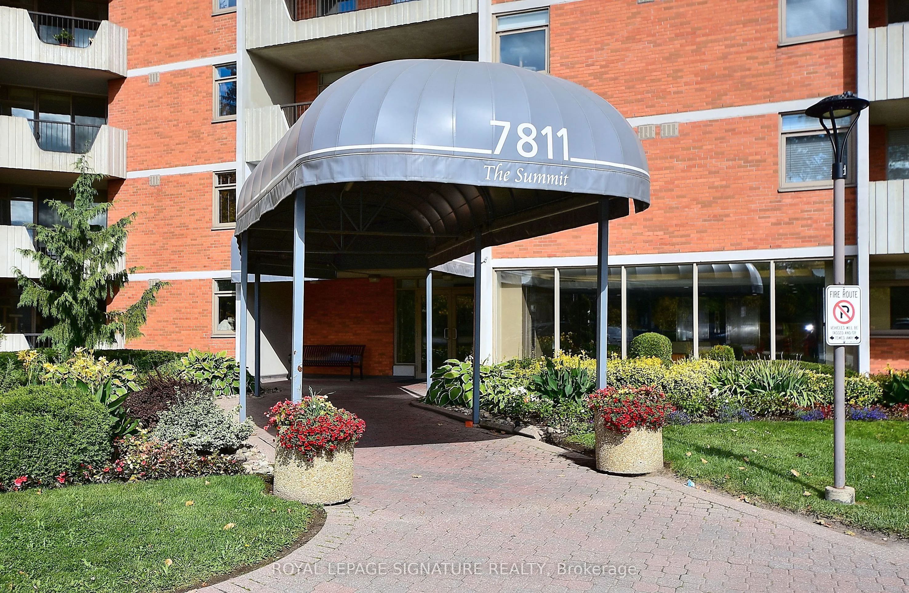7811 Yonge Street, #1208