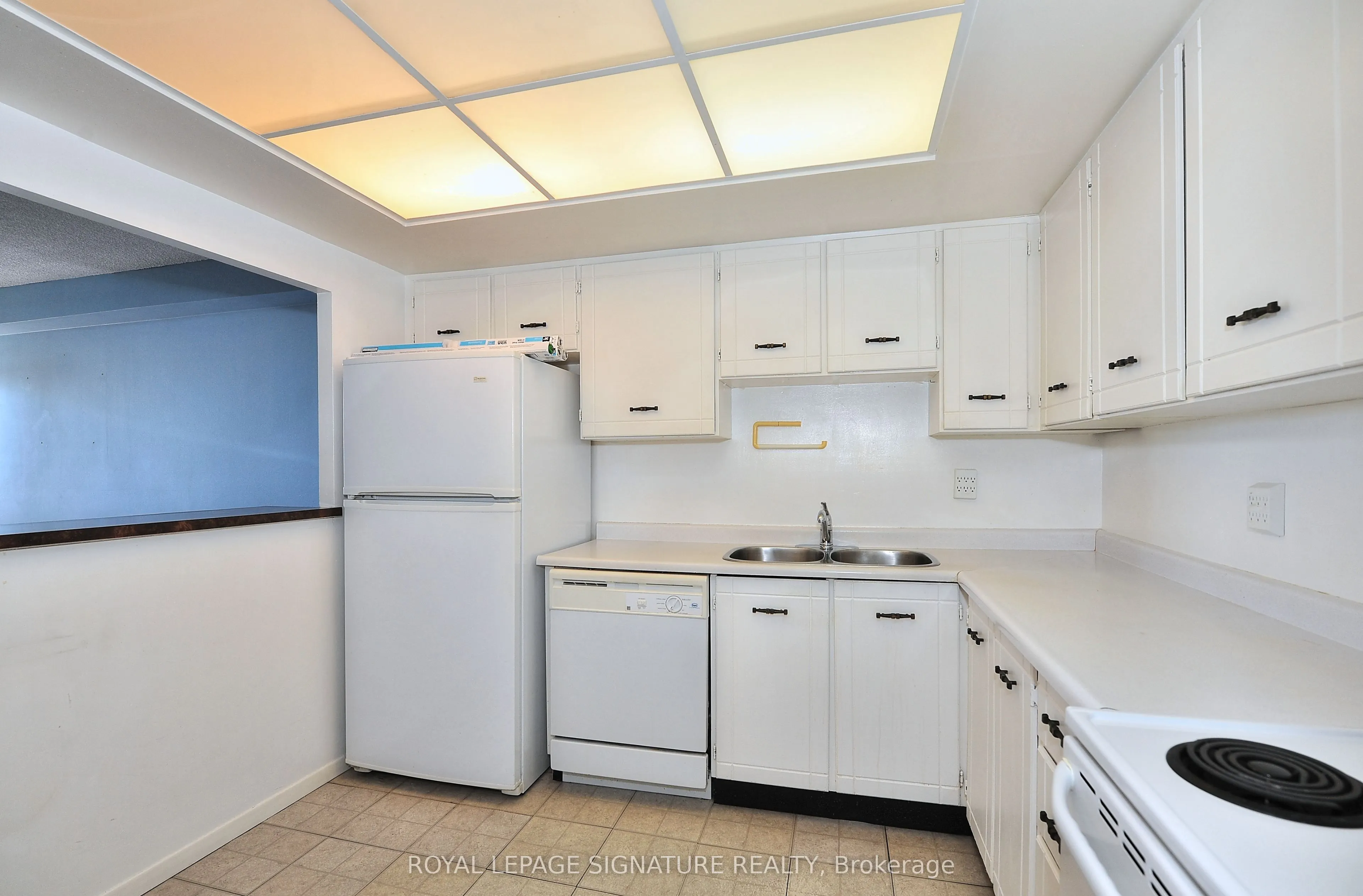 7811 Yonge Street, #1208