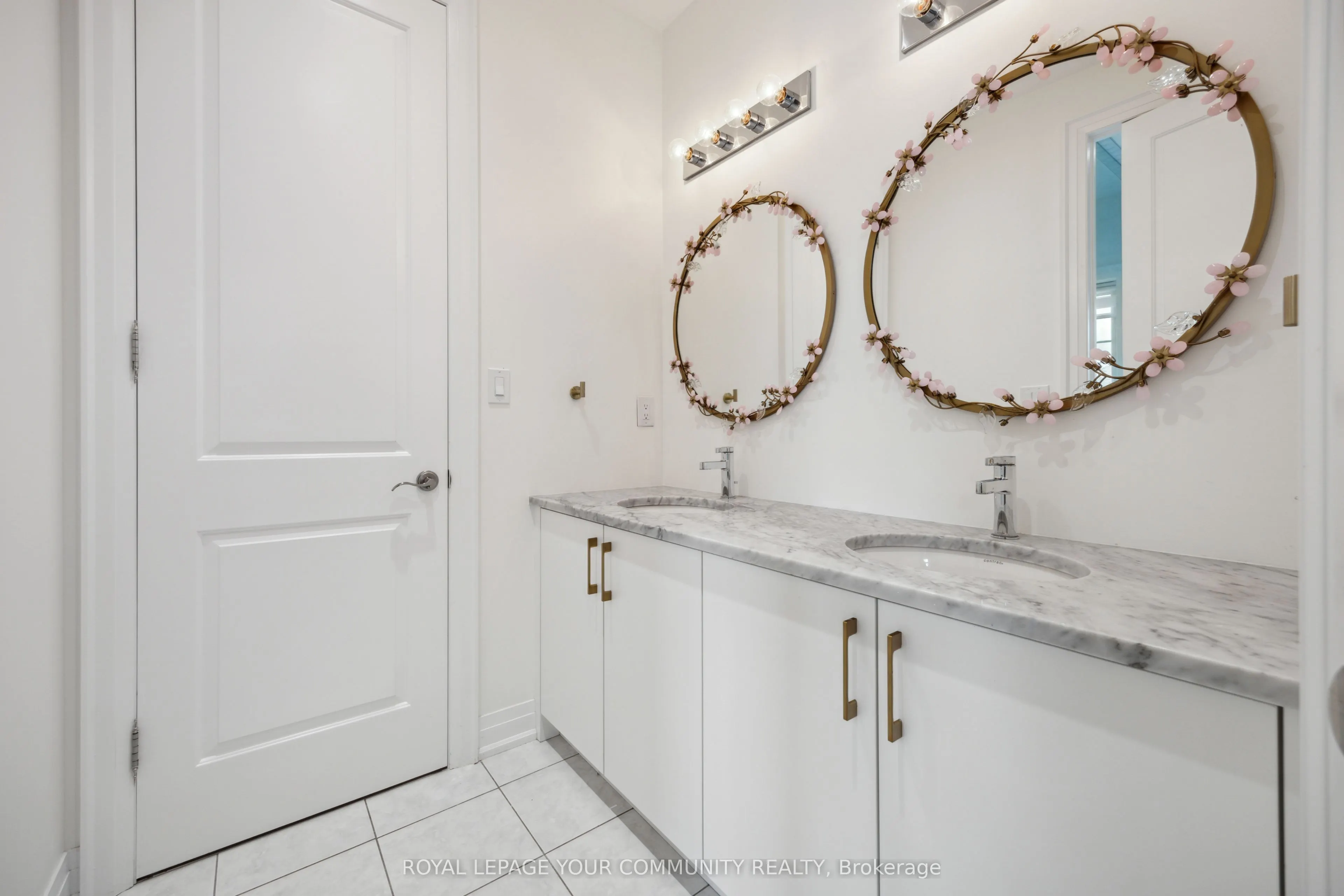 18 Casavant Court