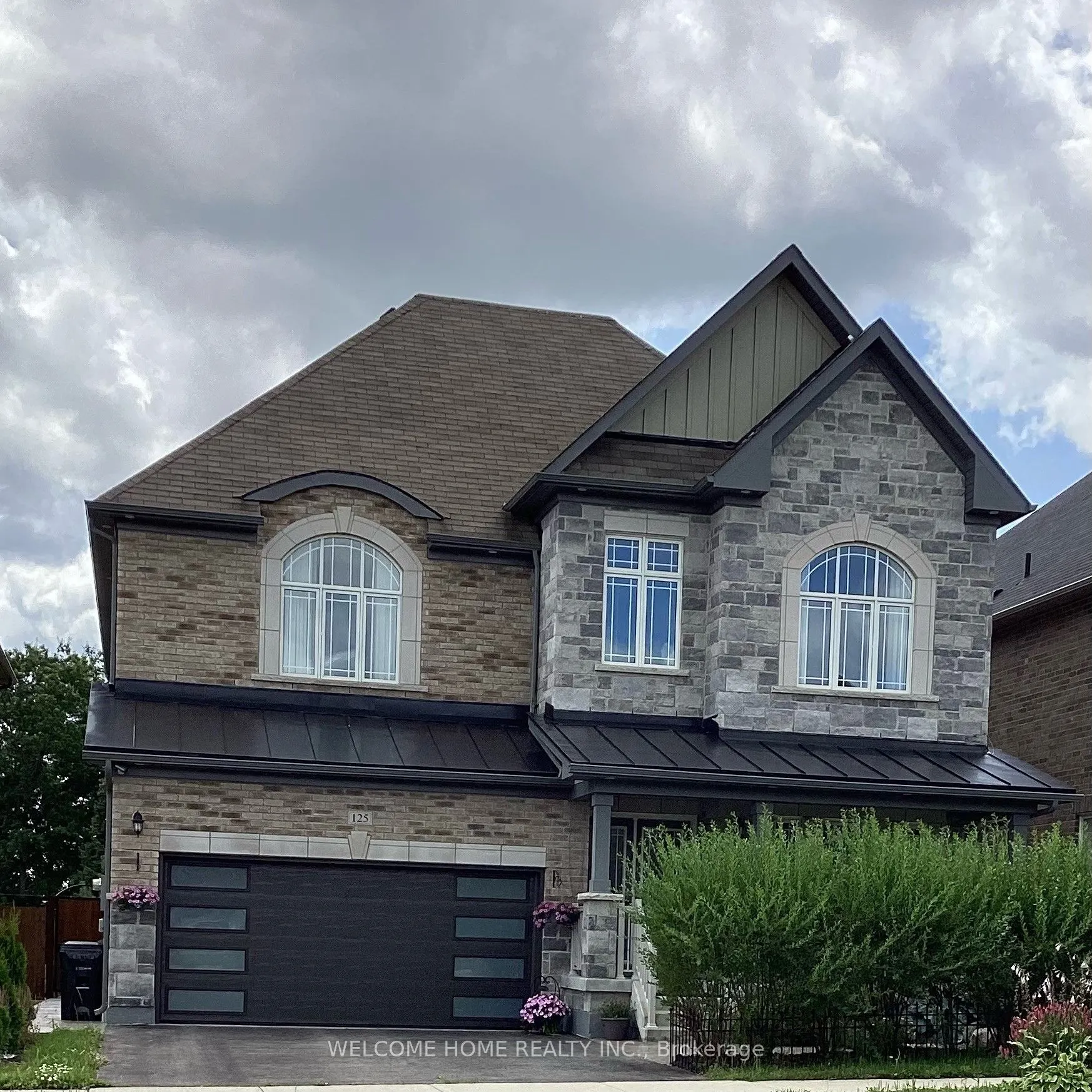 125 Gardiner Drive. Drive N