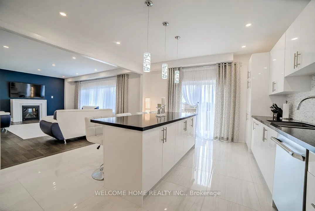 125 Gardiner Drive. Drive N