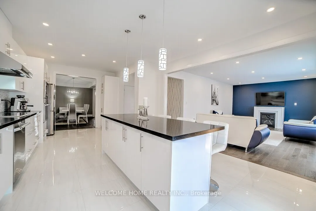 125 Gardiner Drive. Drive N