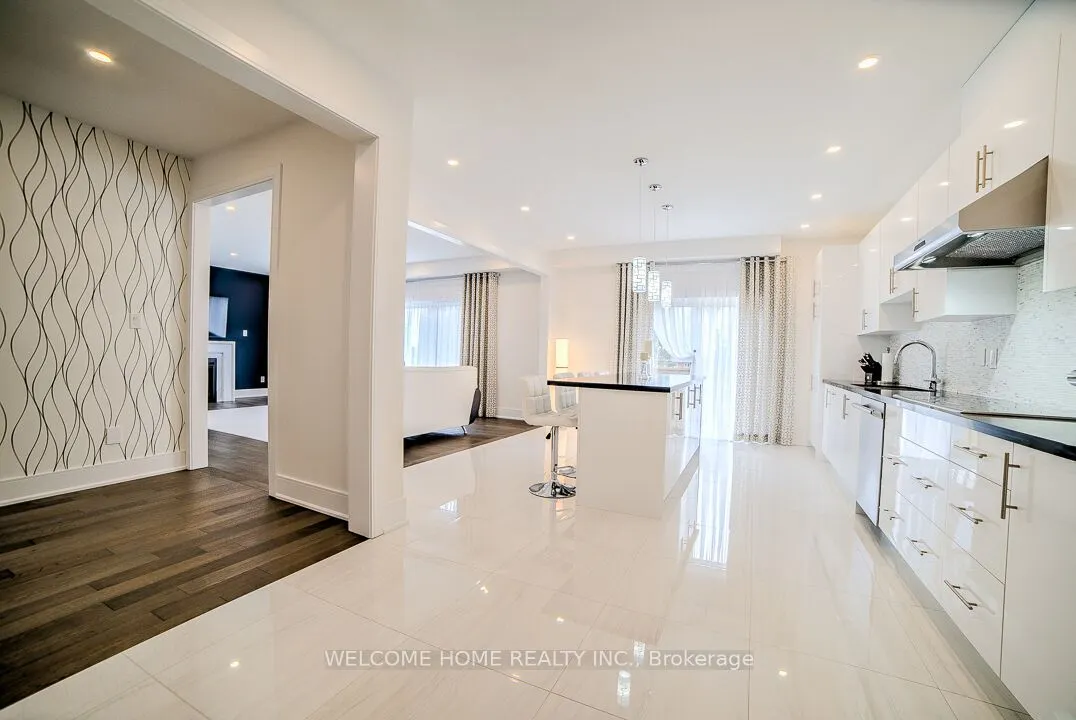 125 Gardiner Drive. Drive N