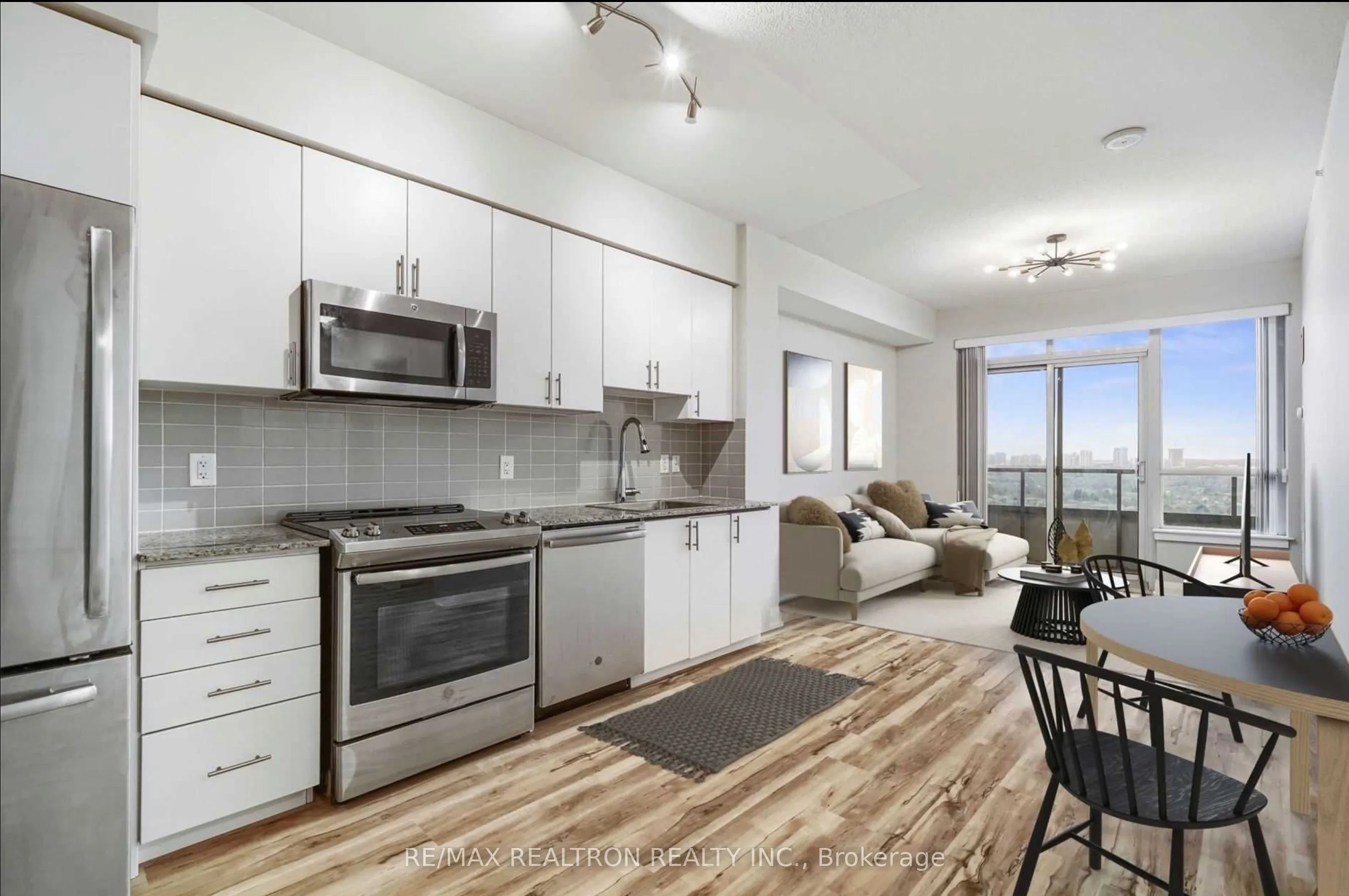7161 Yonge Street E, #1222