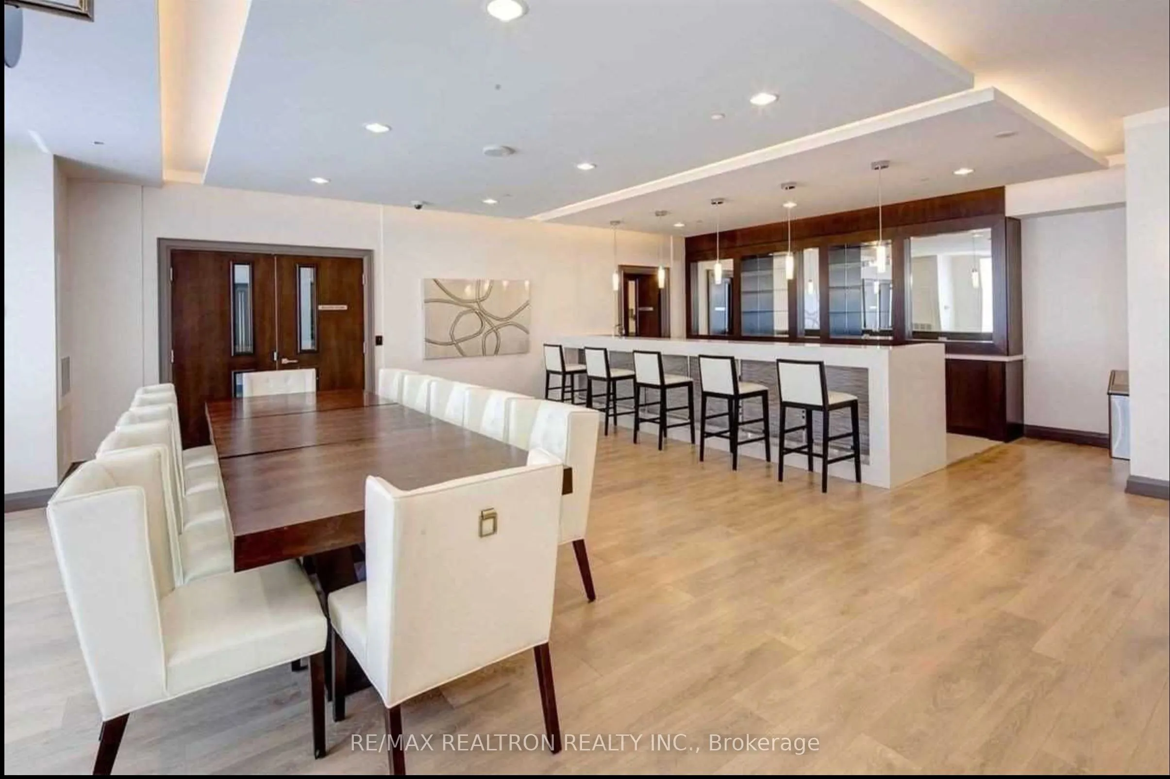 7161 Yonge Street E, #1222