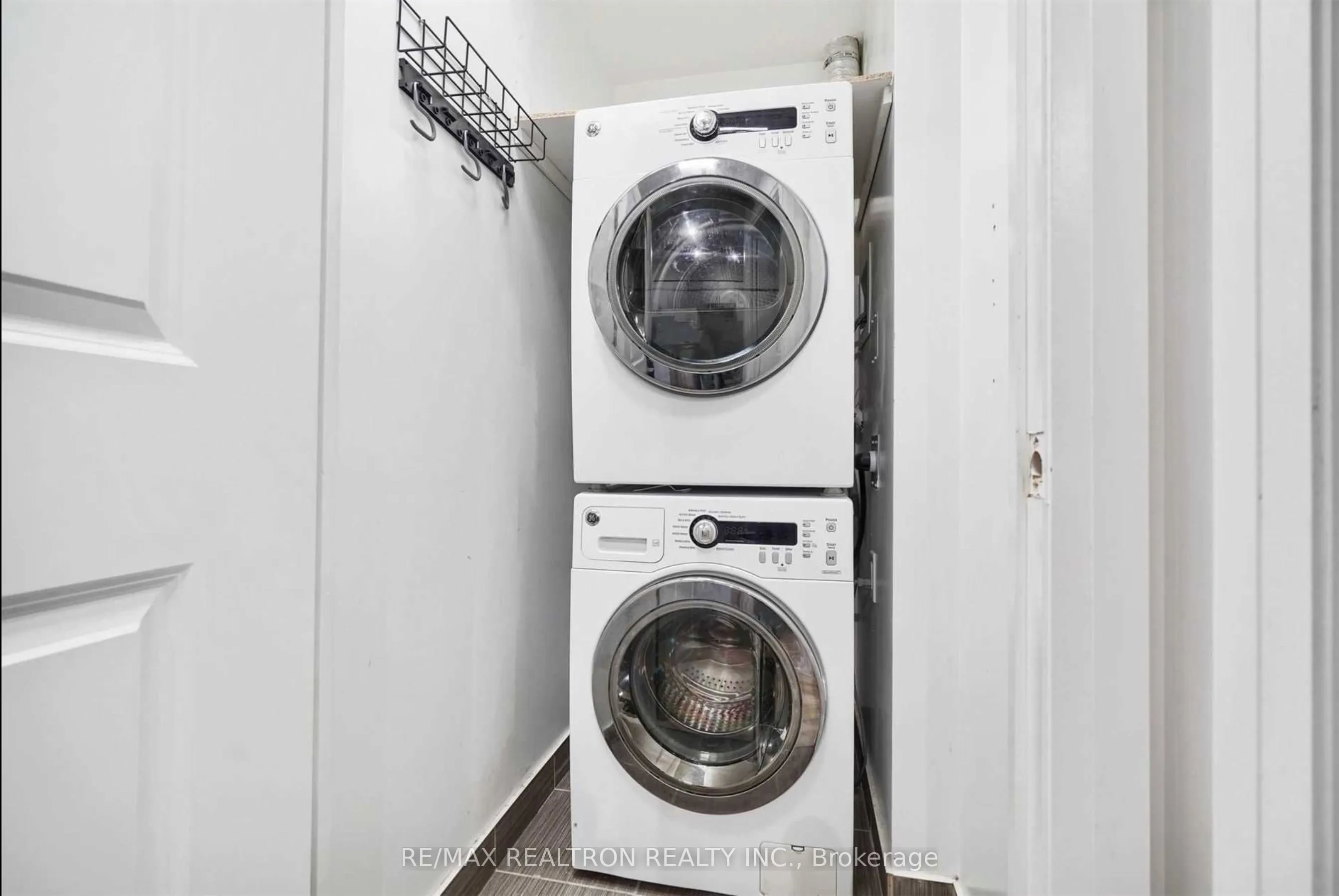 7161 Yonge Street E, #1222