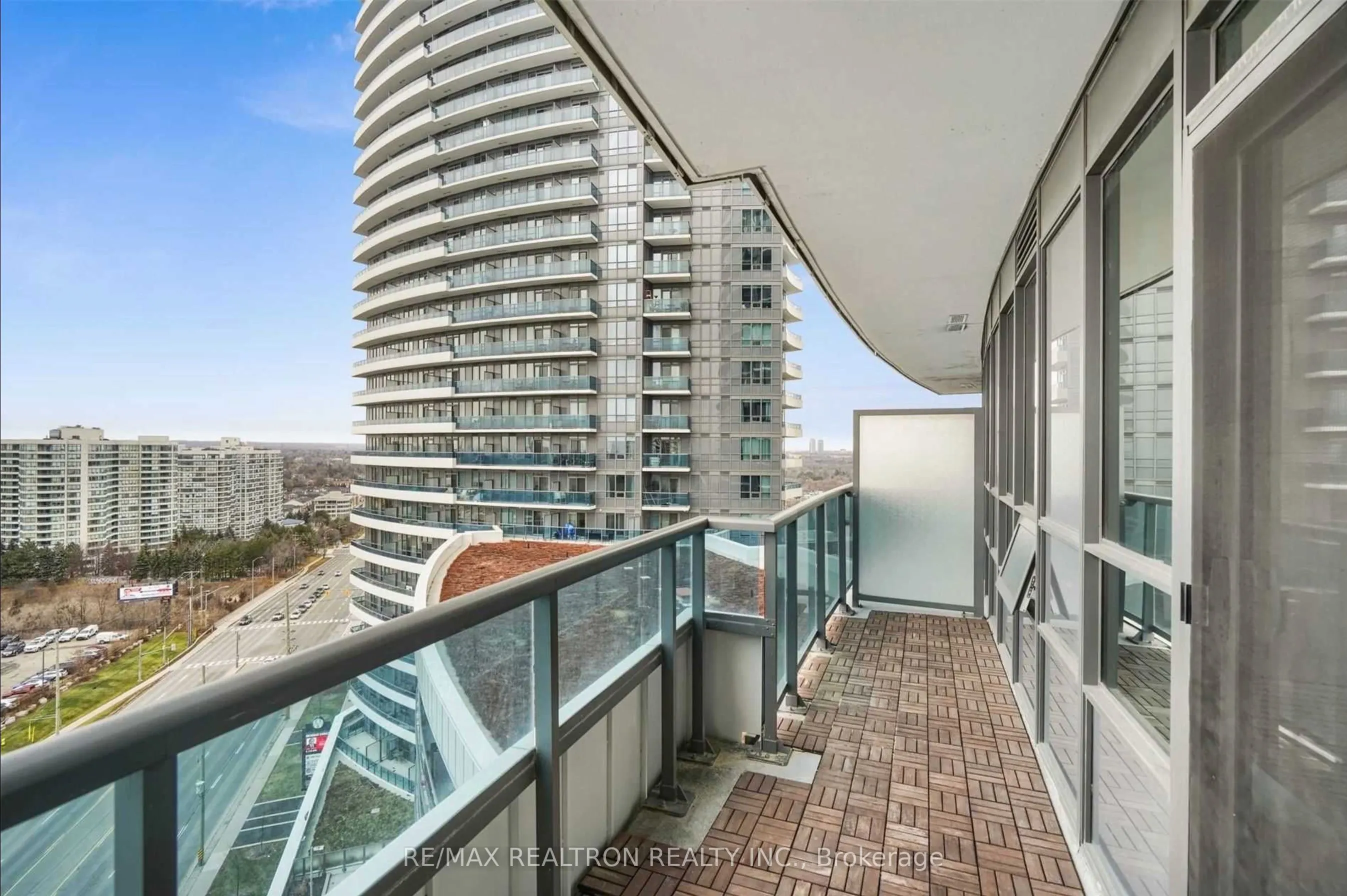 7161 Yonge Street E, #1222