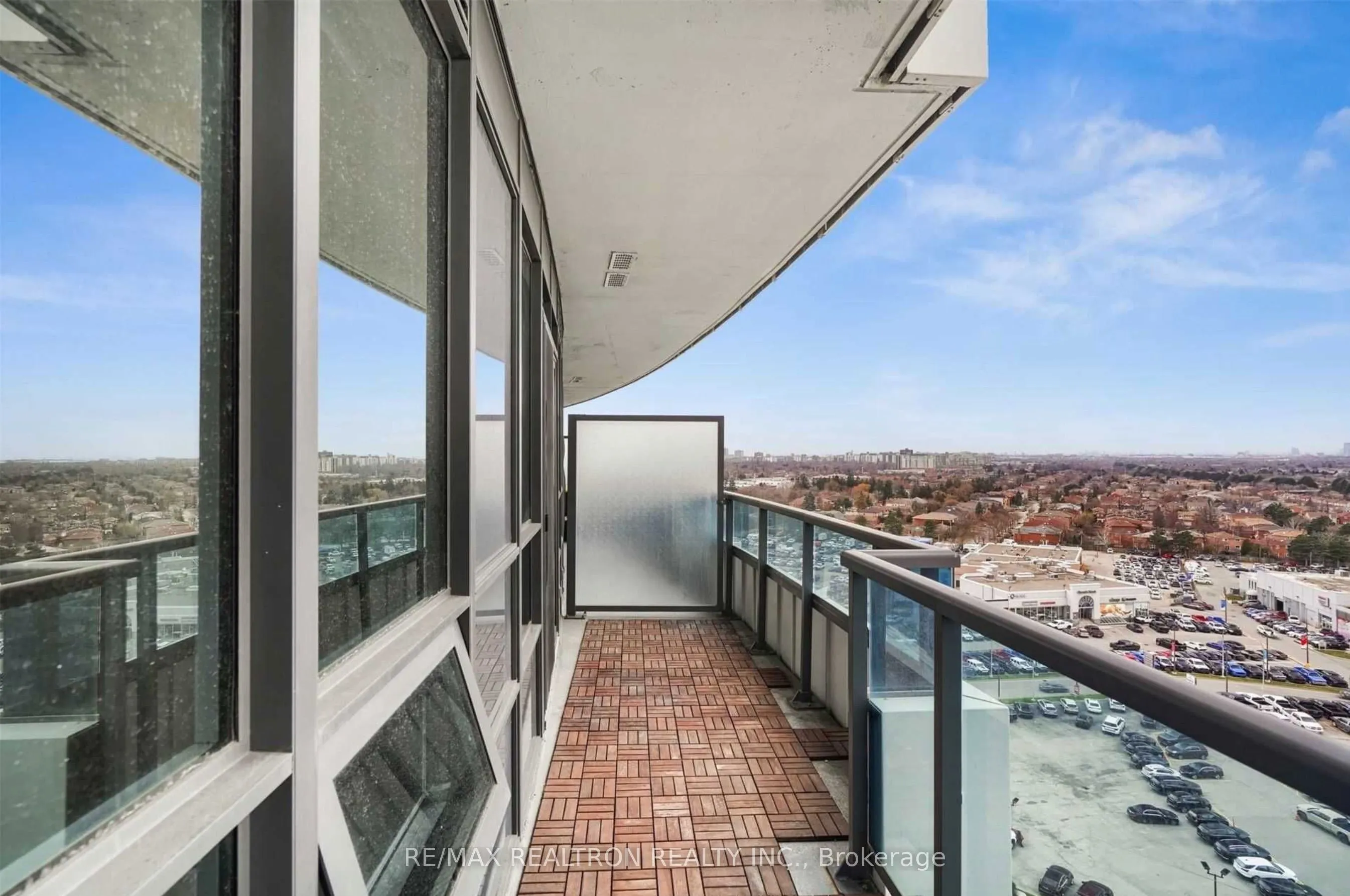 7161 Yonge Street E, #1222