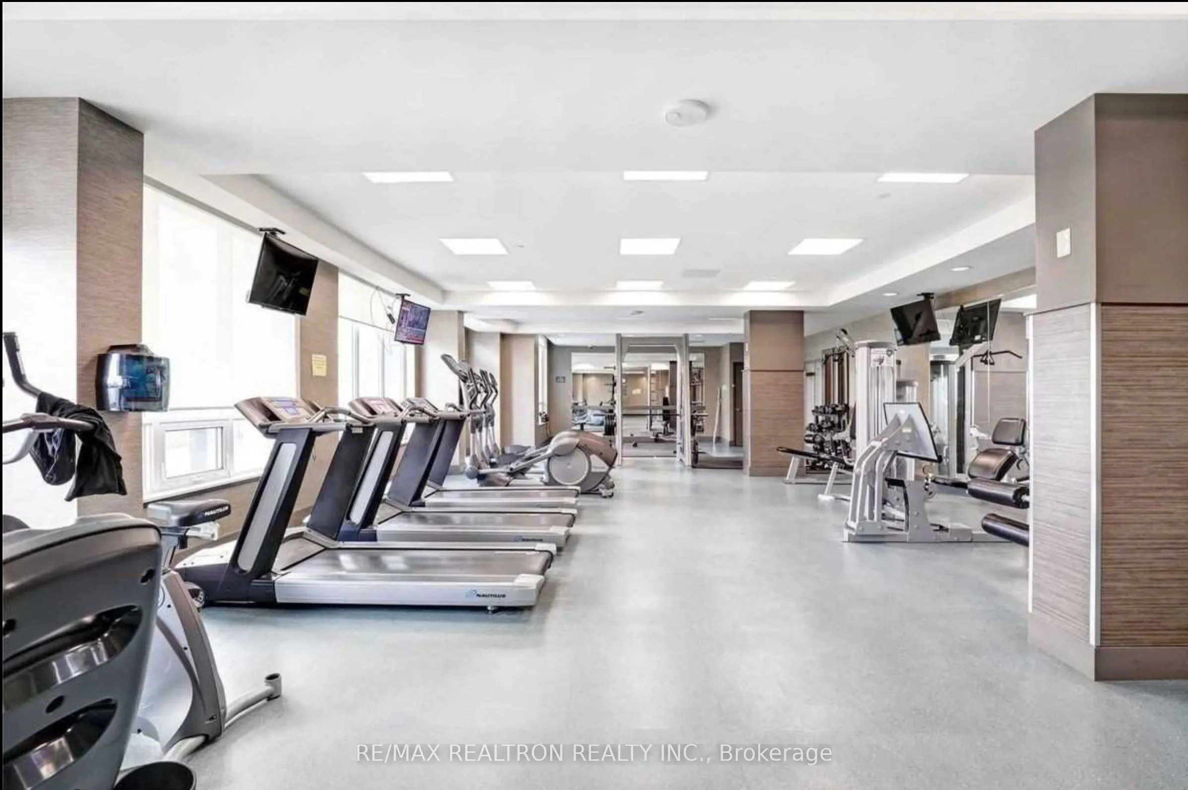 7161 Yonge Street E, #1222