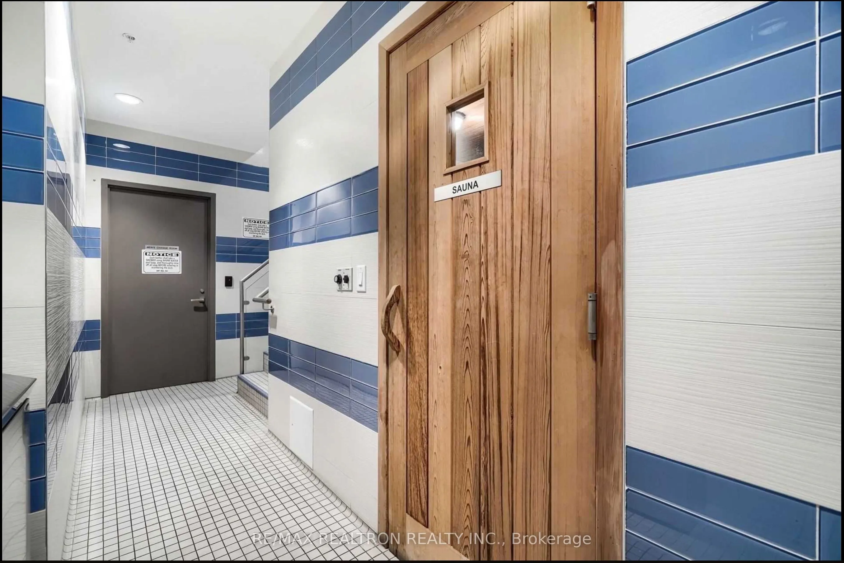 7161 Yonge Street E, #1222