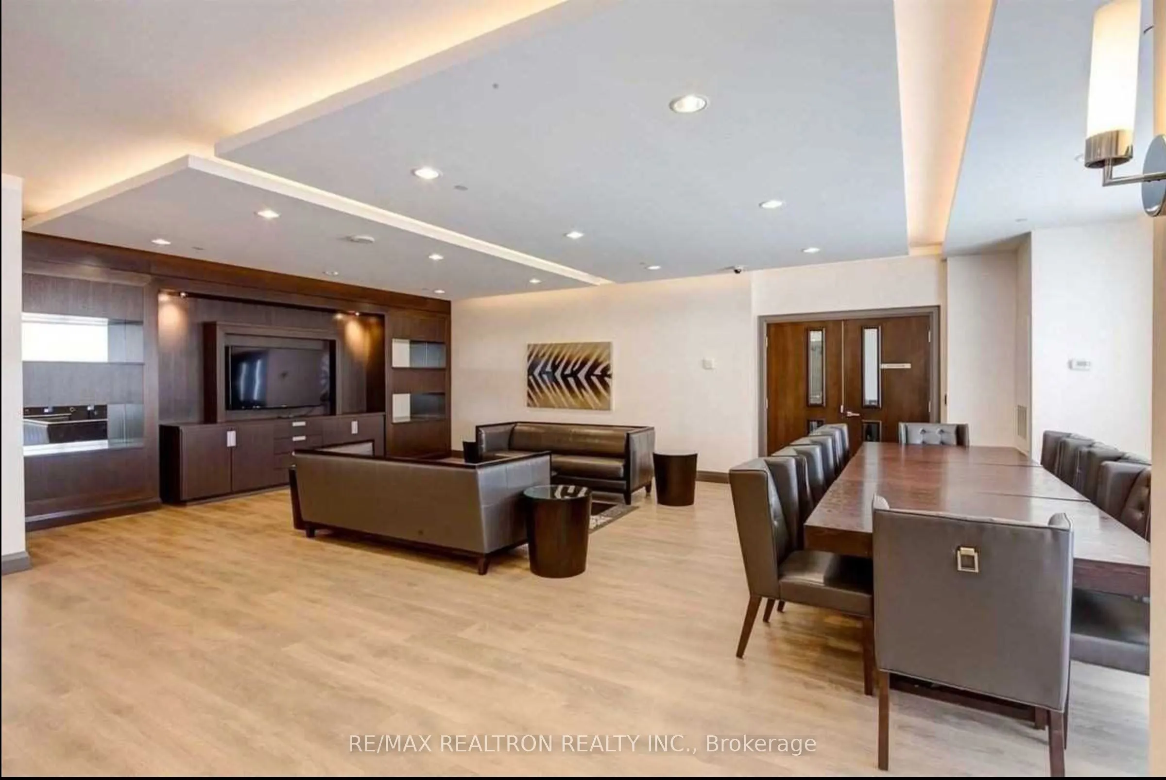 7161 Yonge Street E, #1222