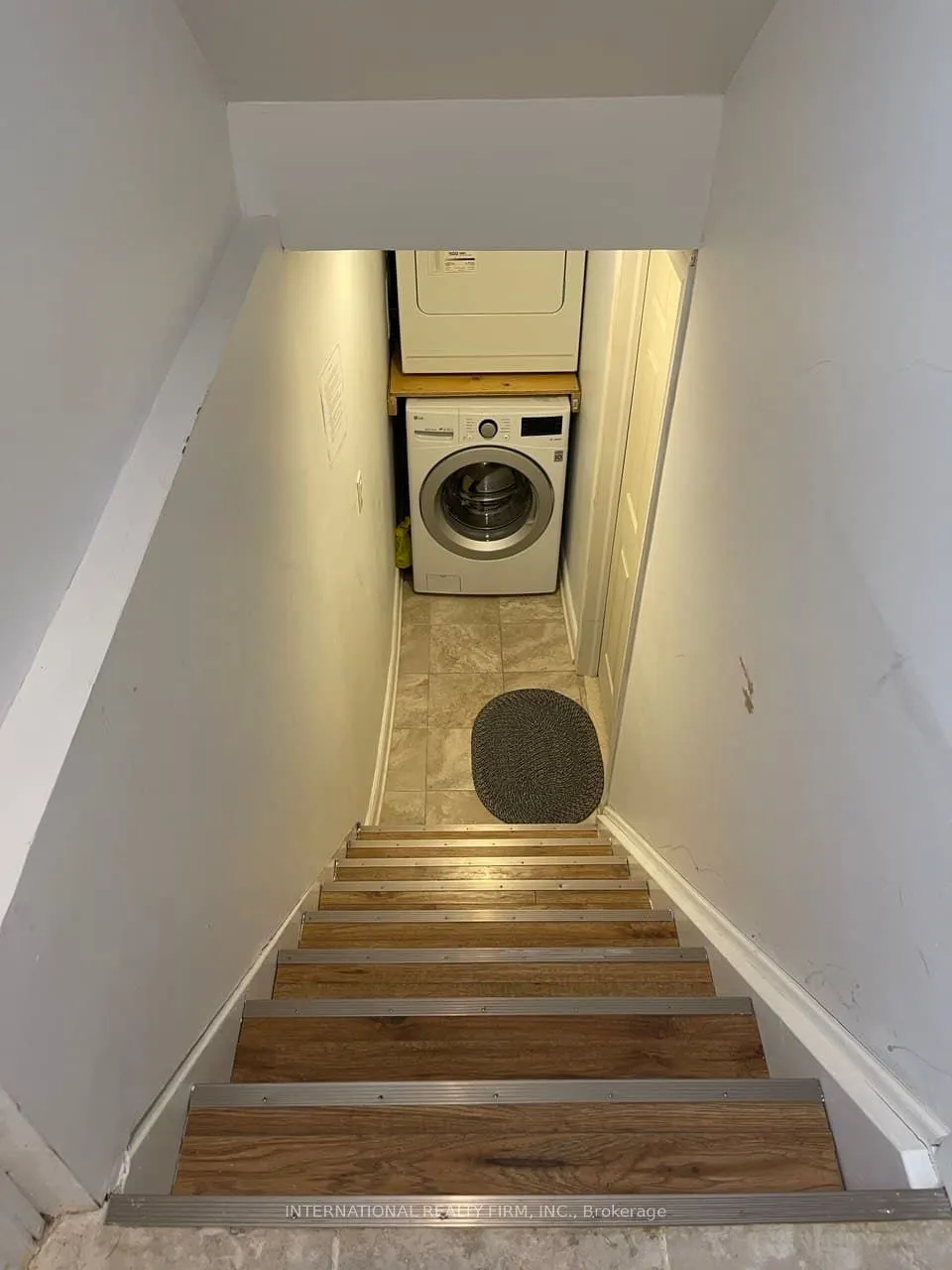 16 Constellation Crescent #Basement