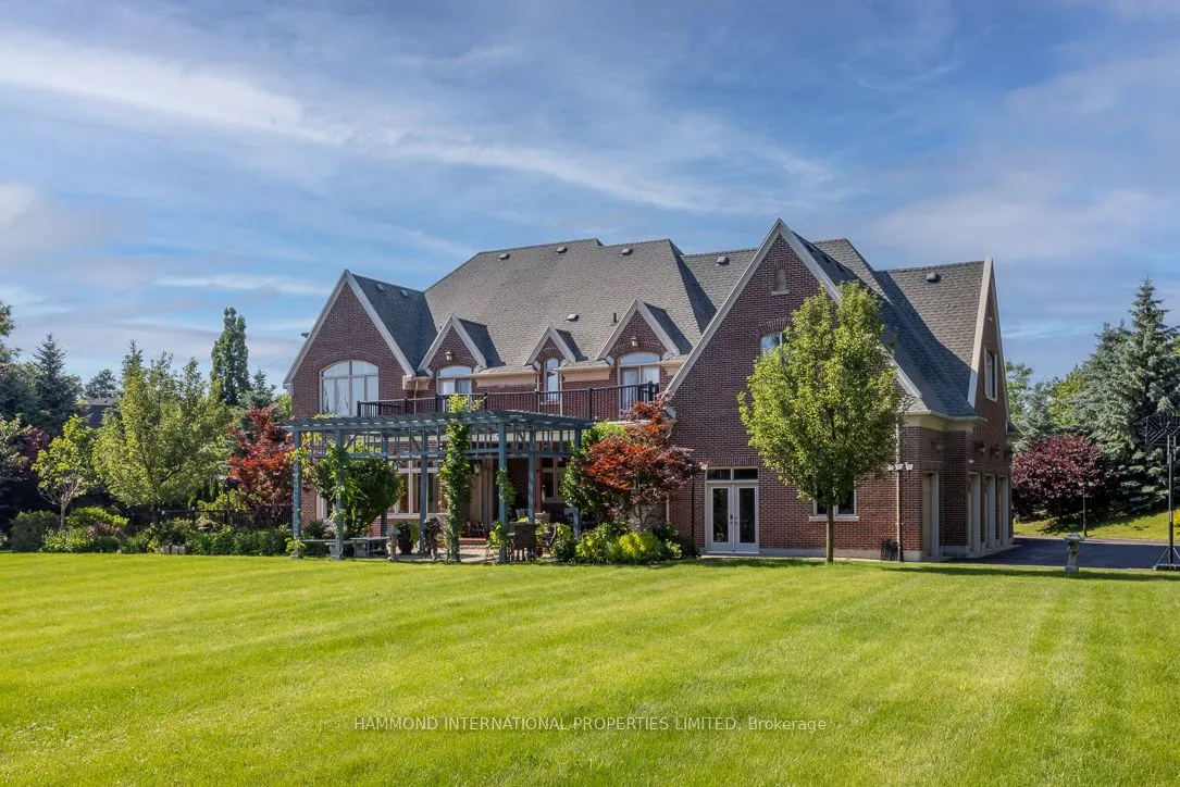 851 Woodland Acres Crescent