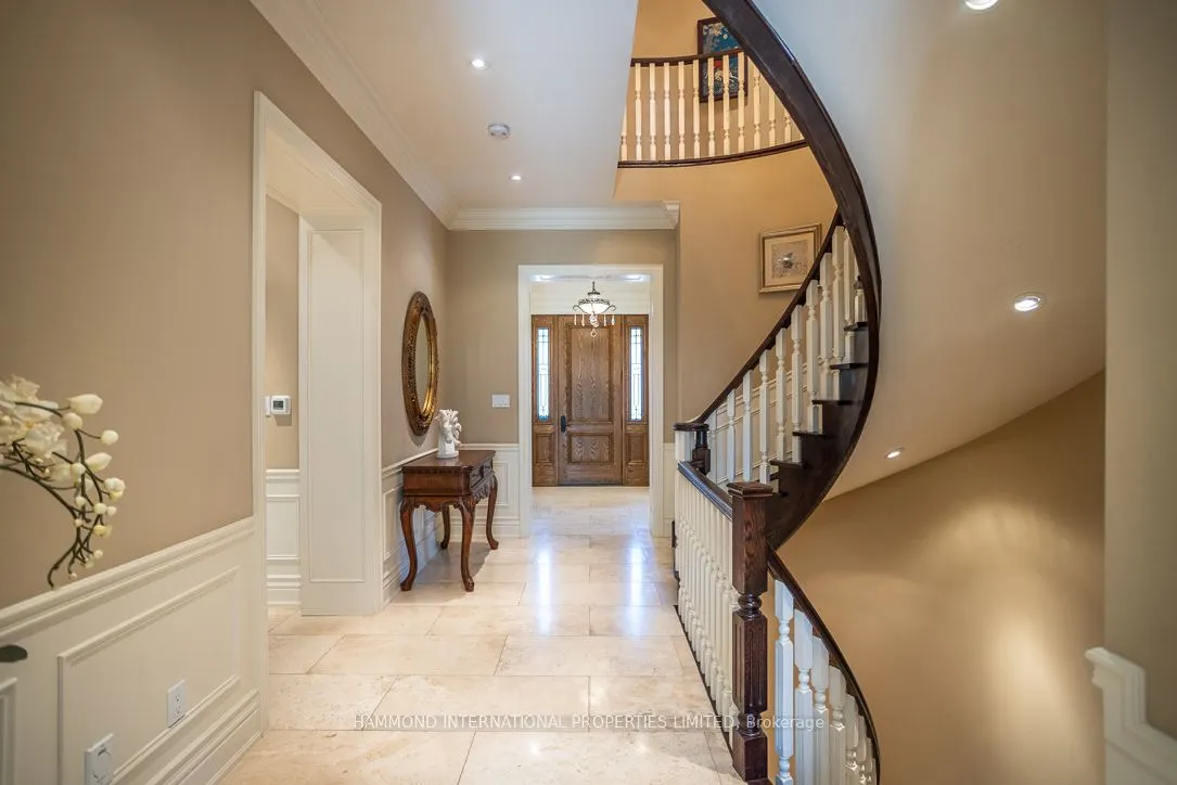 851 Woodland Acres Crescent