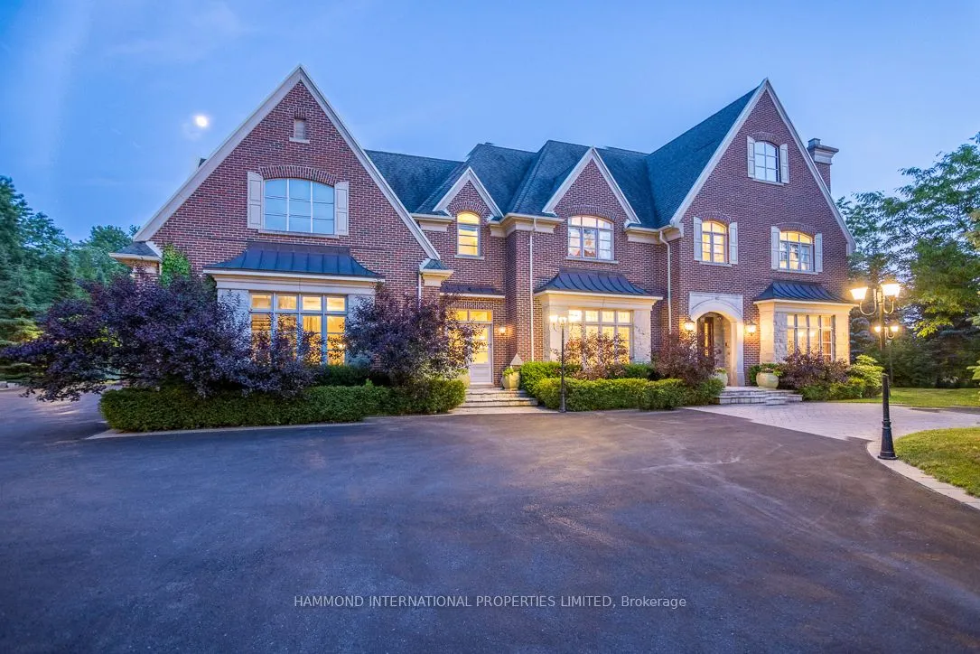851 Woodland Acres Crescent