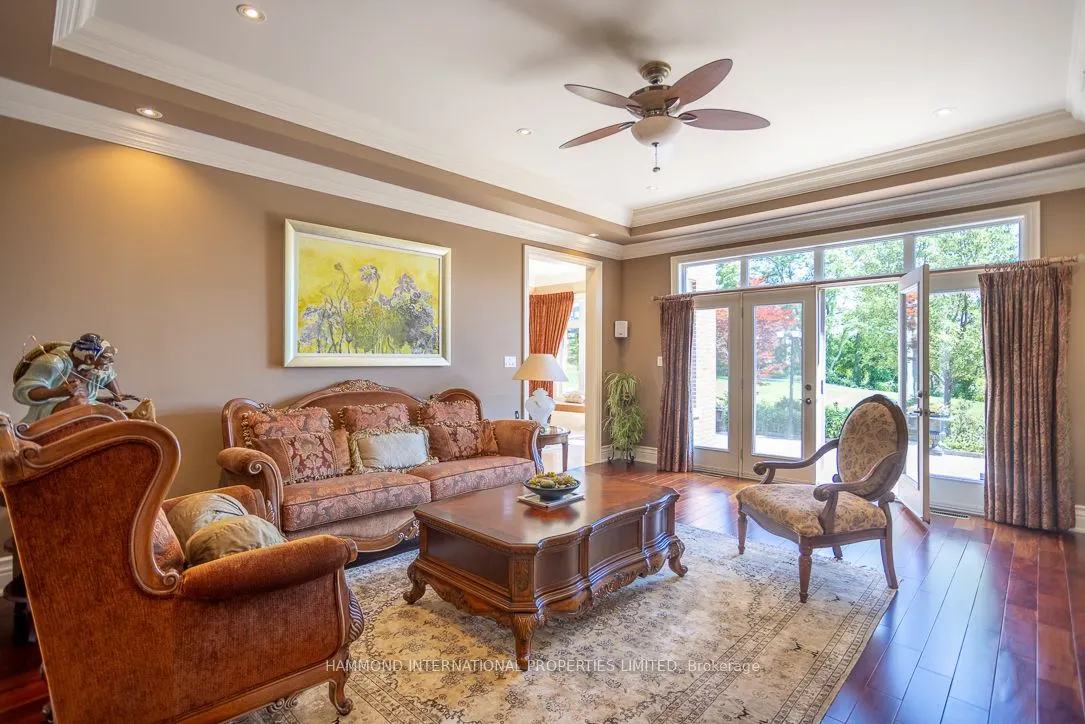 851 Woodland Acres Crescent