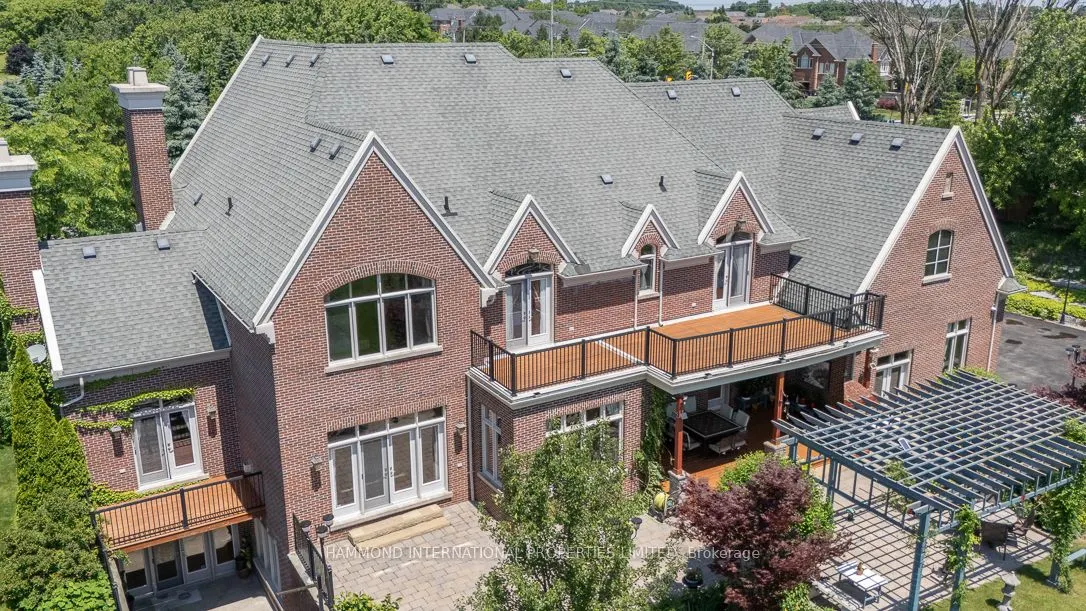 851 Woodland Acres Crescent