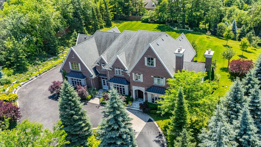 851 Woodland Acres Crescent