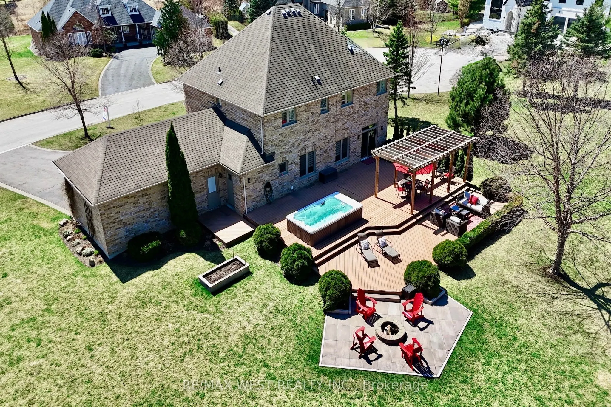 10 Farmcrest Court