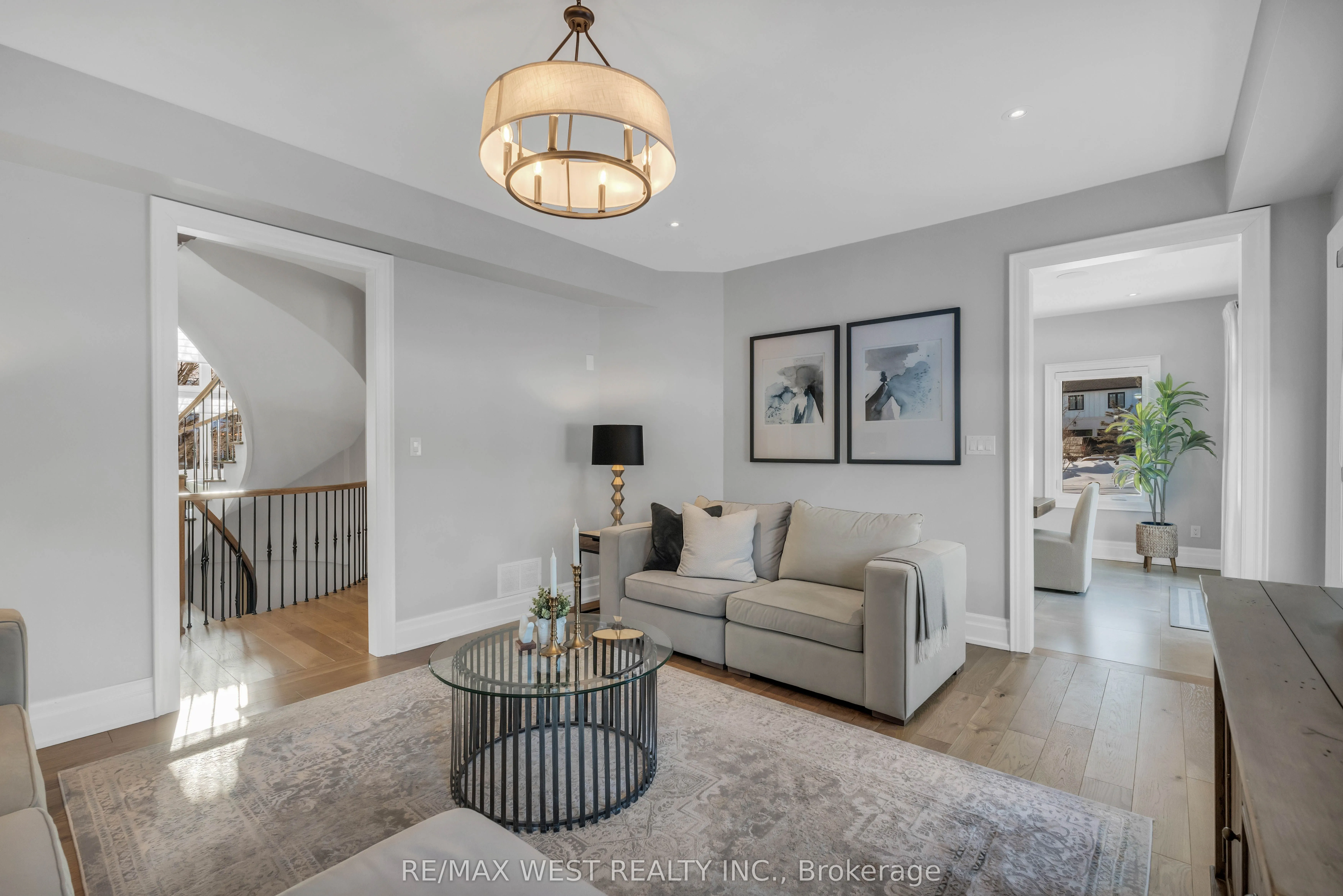 10 Farmcrest Court
