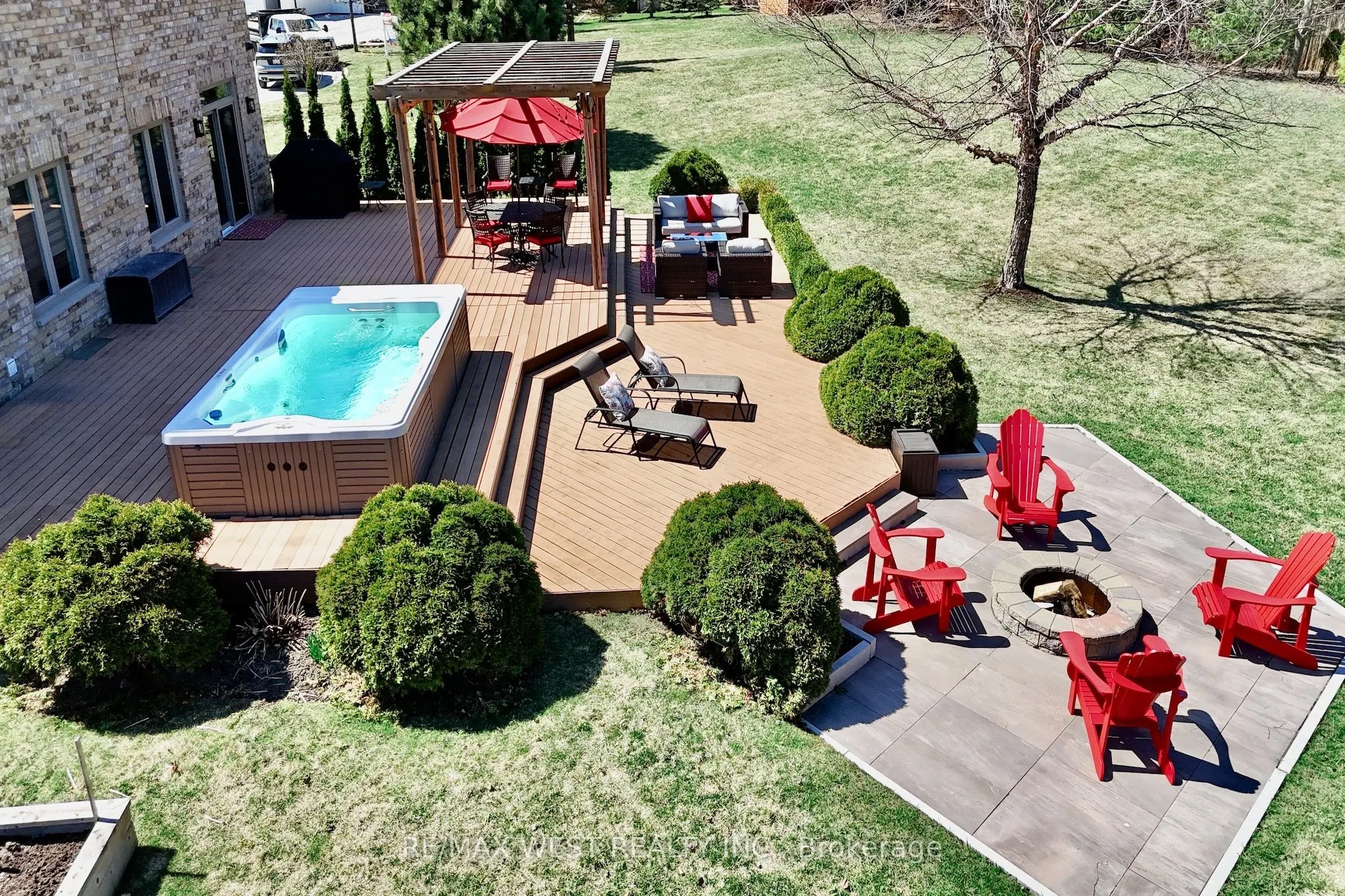 10 Farmcrest Court