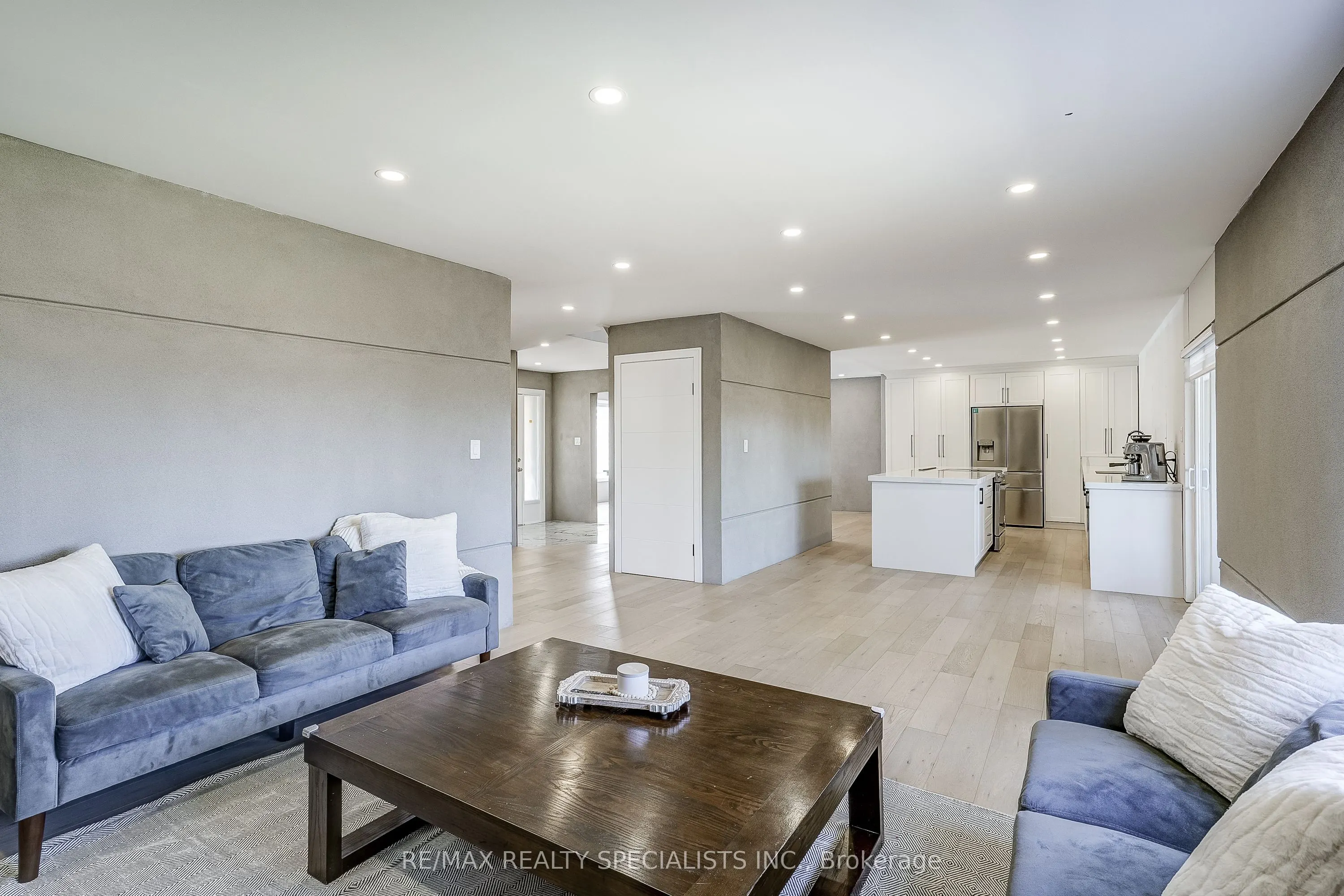 7 Golfview Boulevard