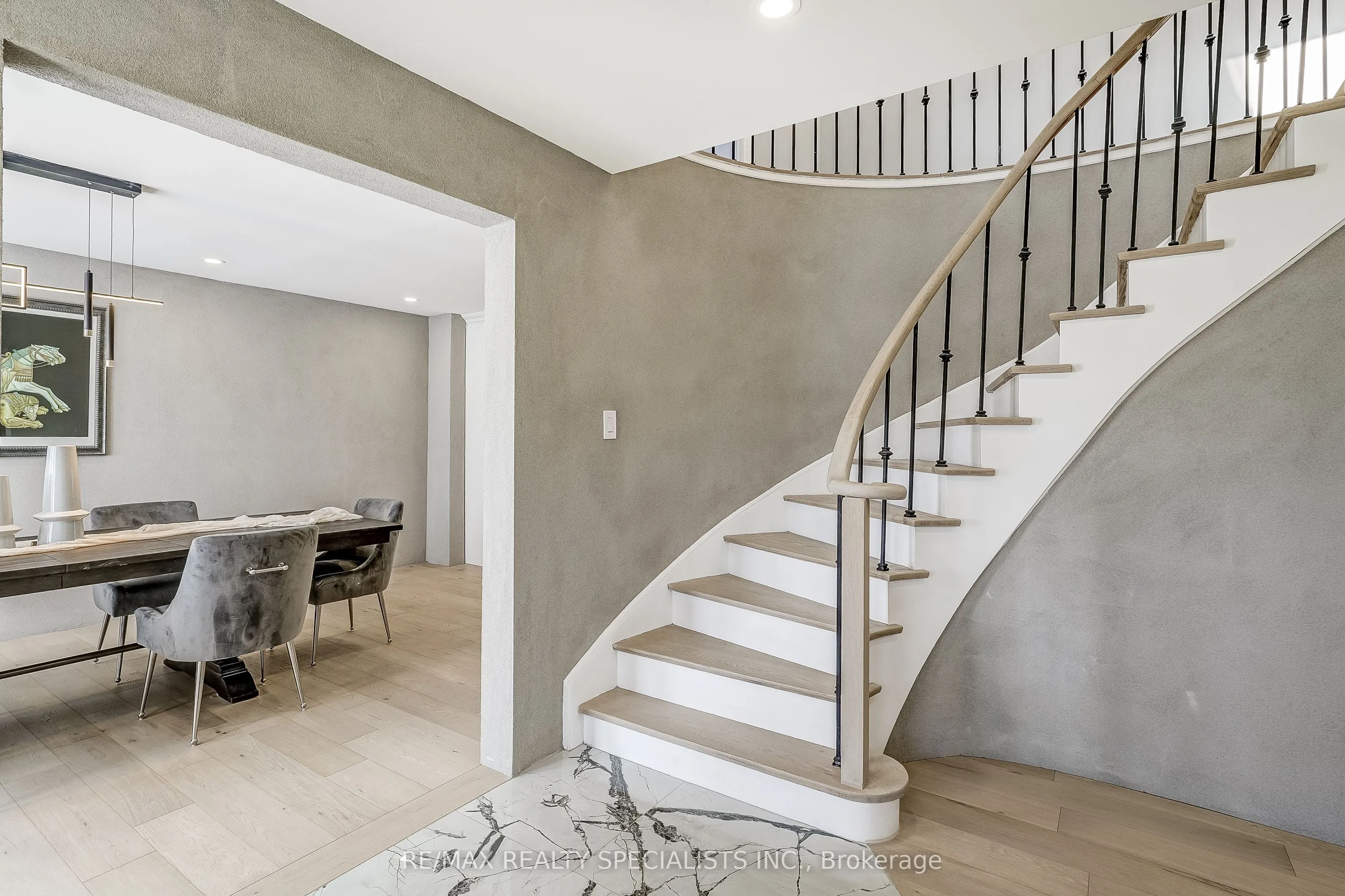 7 Golfview Boulevard