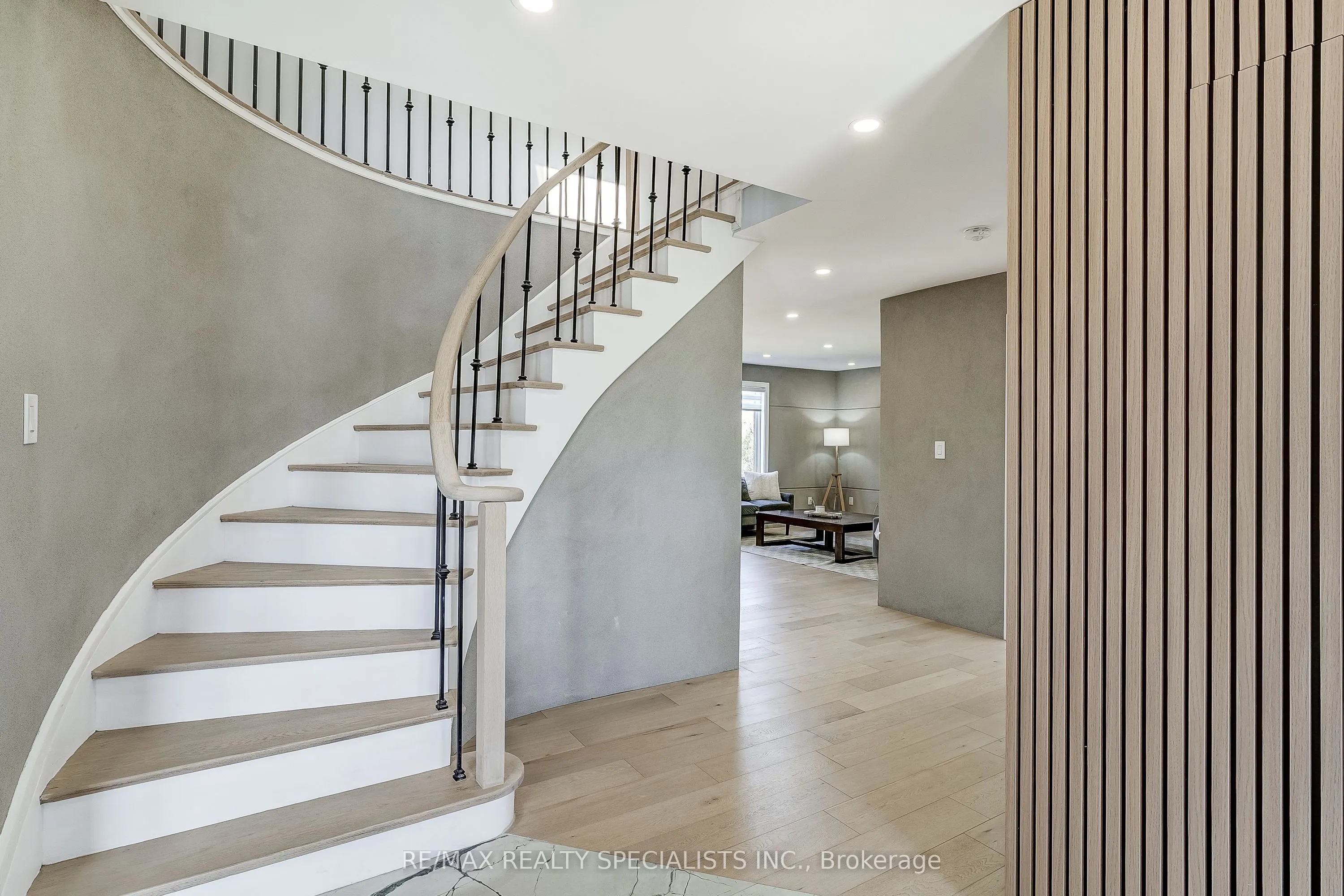 7 Golfview Boulevard