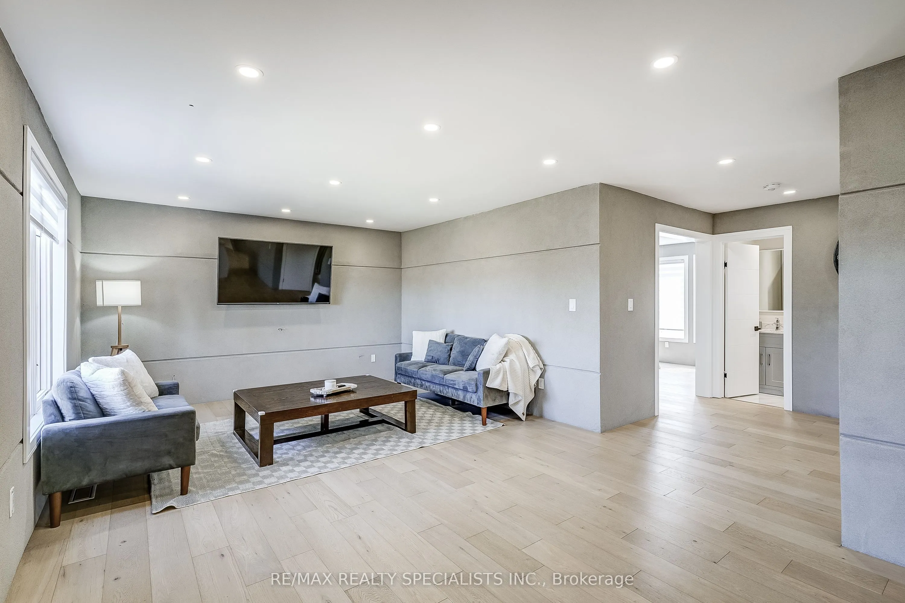 7 Golfview Boulevard