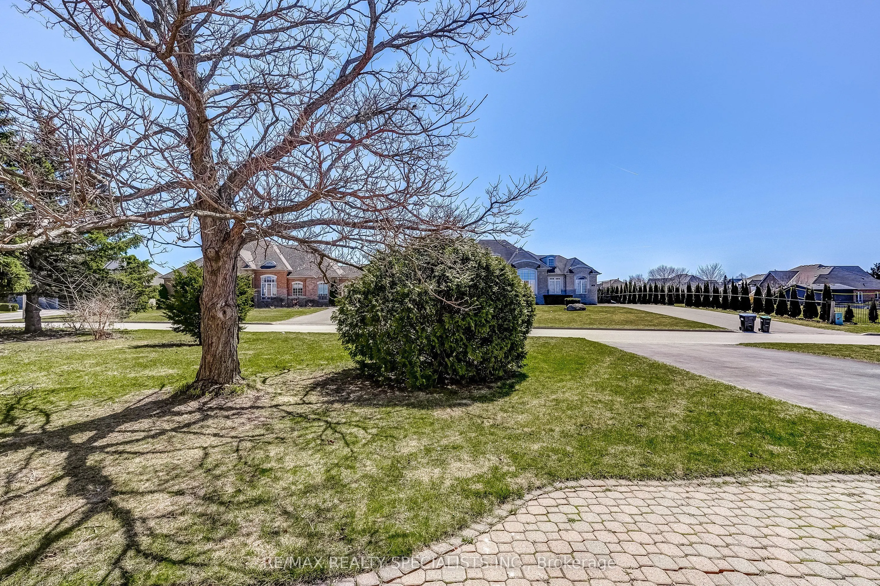 7 Golfview Boulevard
