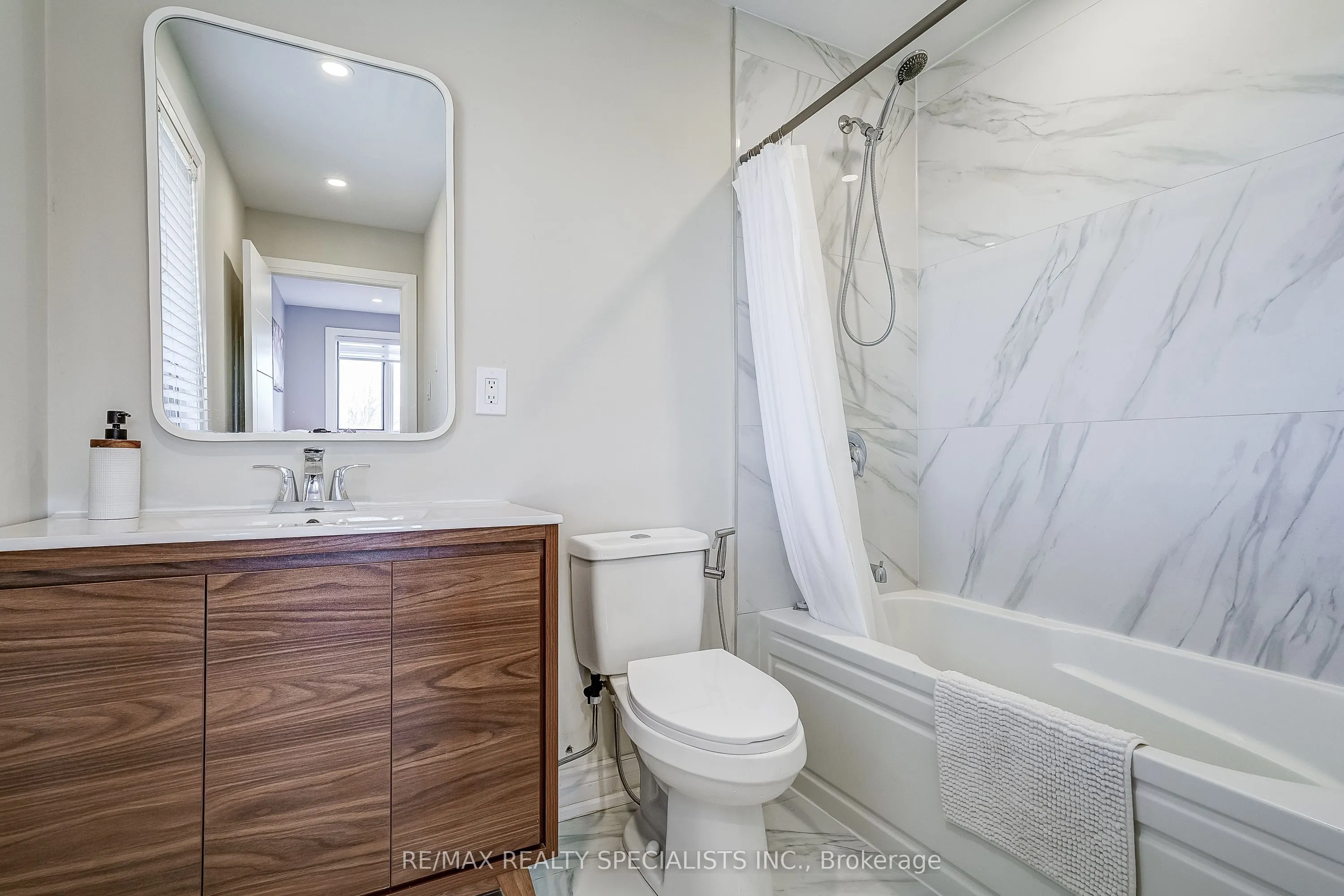 7 Golfview Boulevard