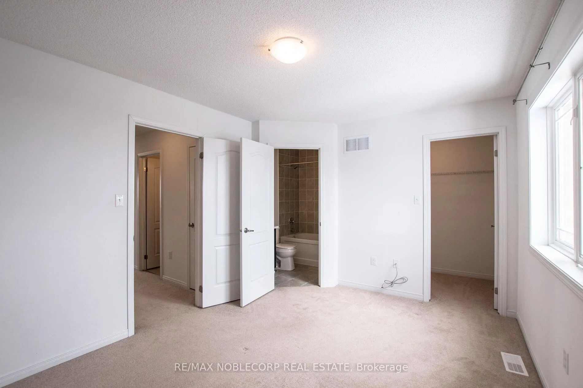 1287 Coleman Crescent