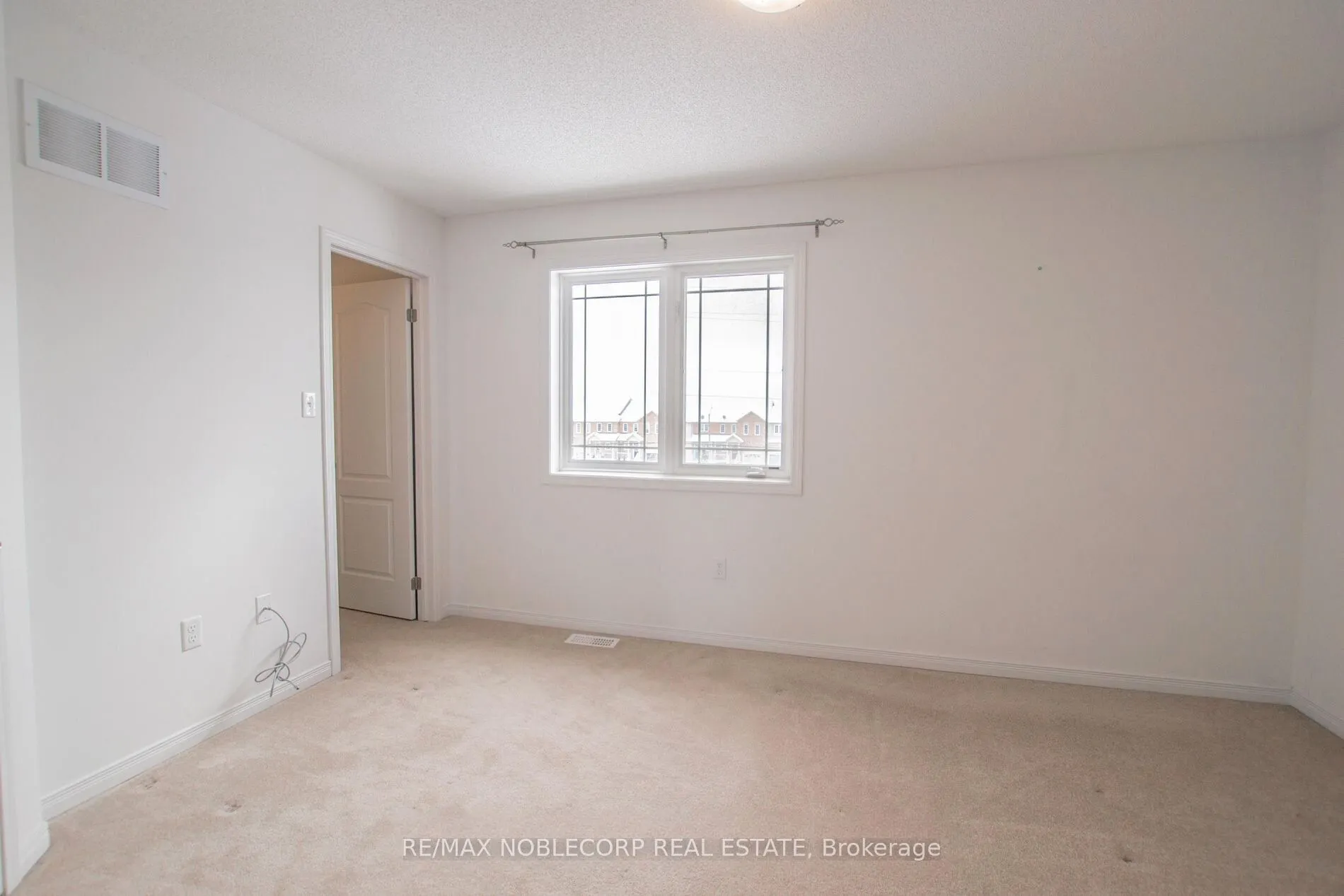 1287 Coleman Crescent