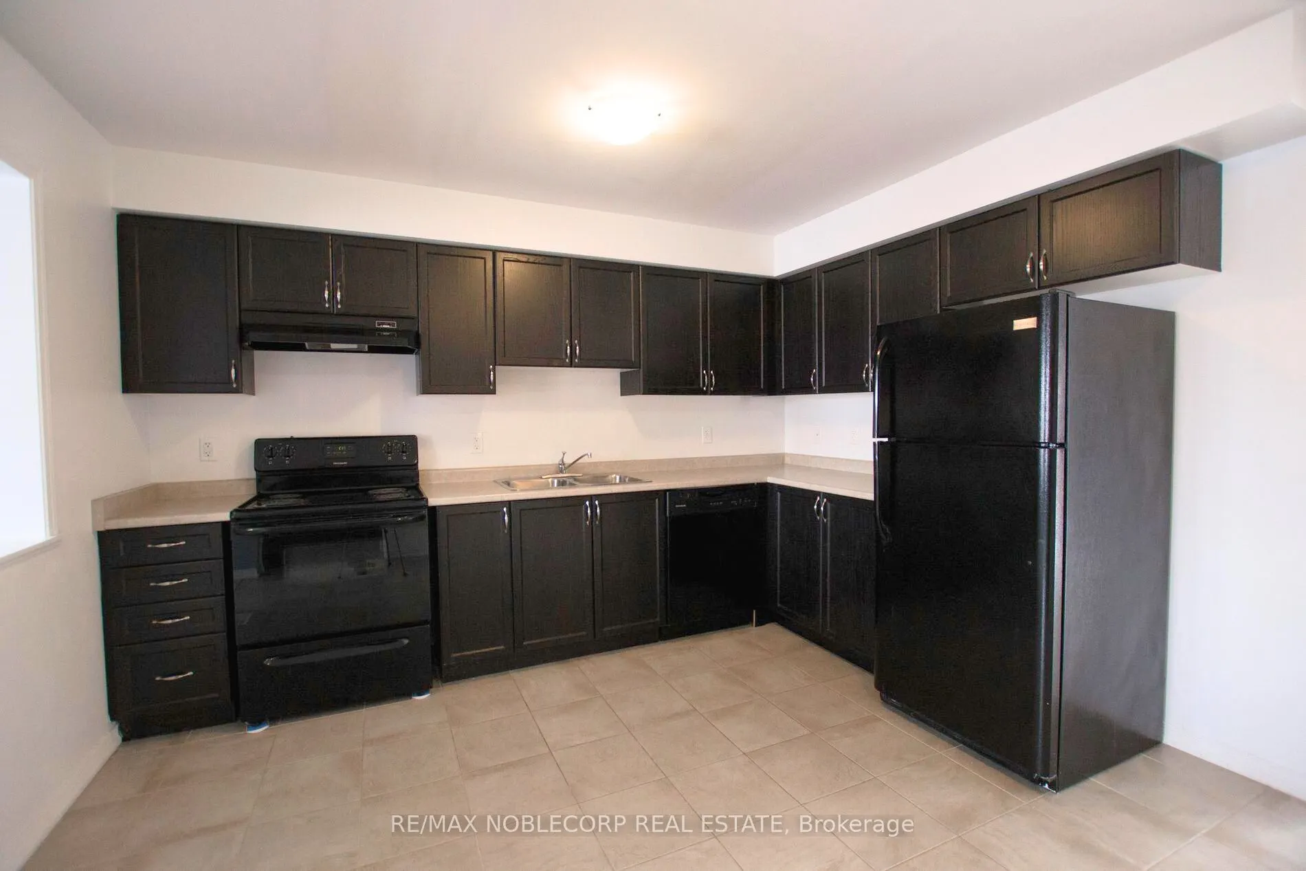 1287 Coleman Crescent