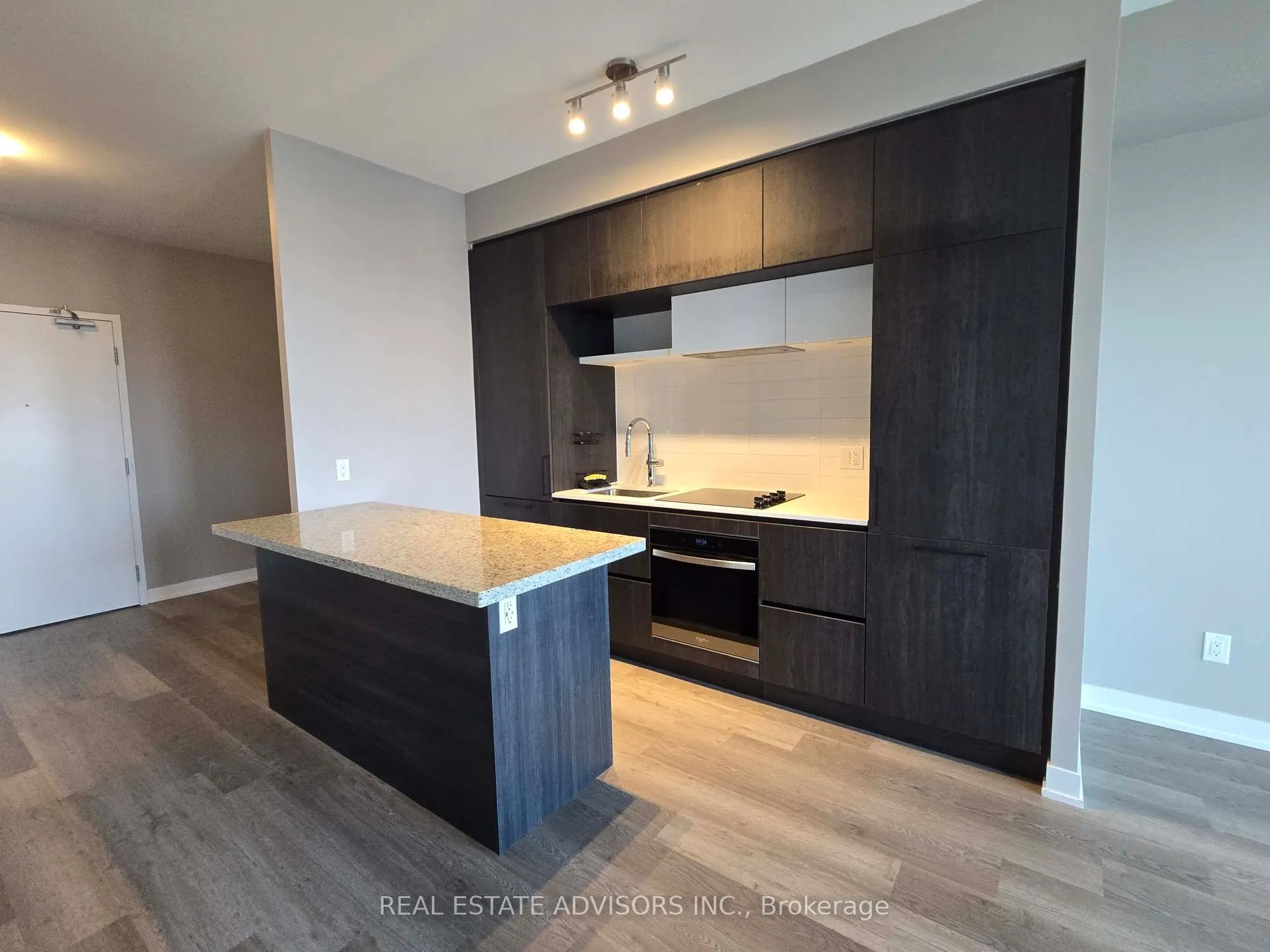 2 David Eyer Road, #422
