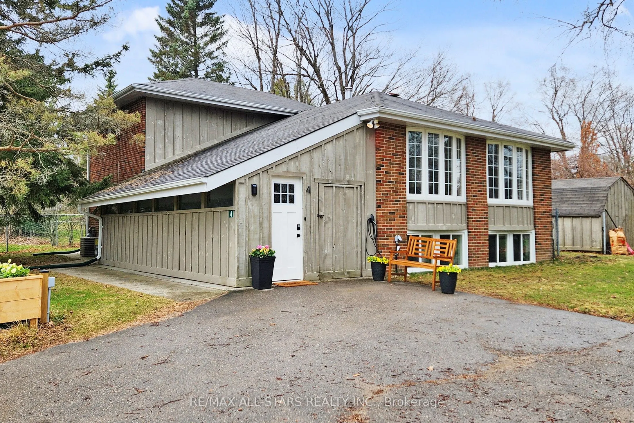 4 Kirton Court
