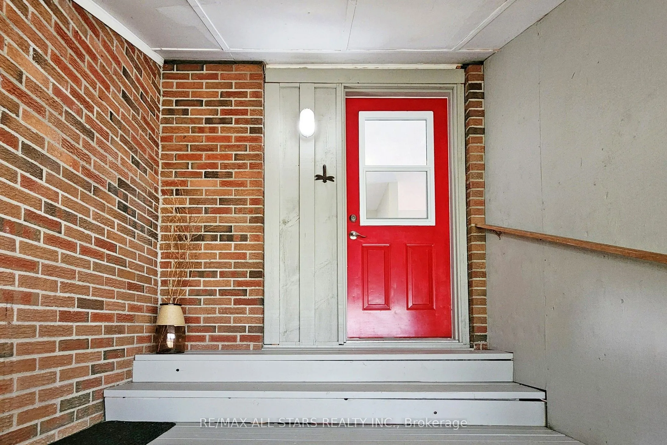 4 Kirton Court