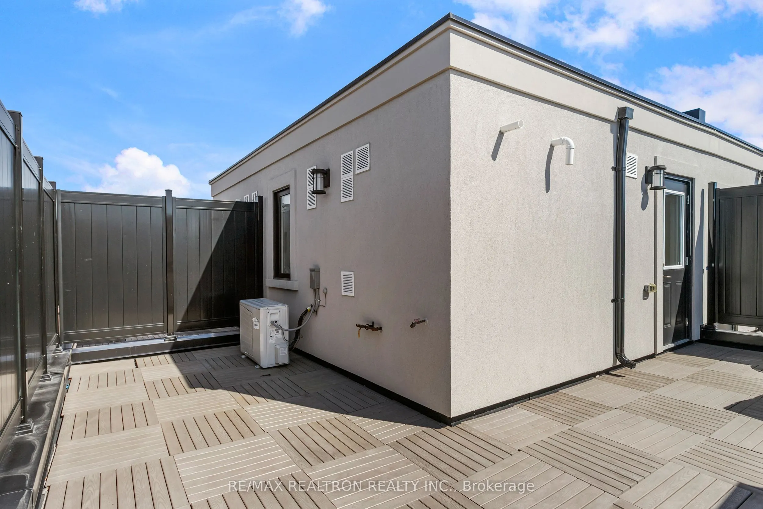 8 Sayers Lane, #12