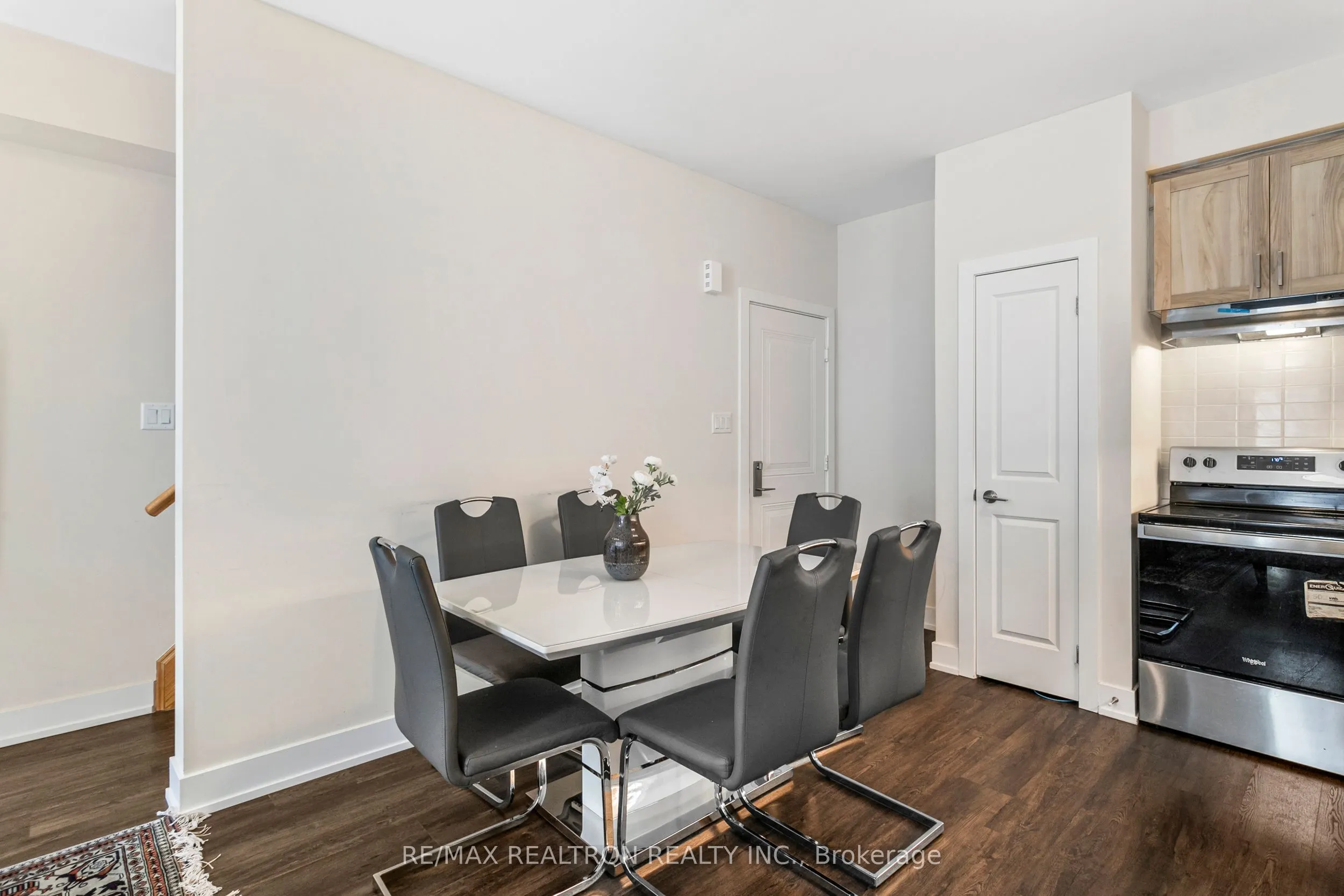 8 Sayers Lane, #12