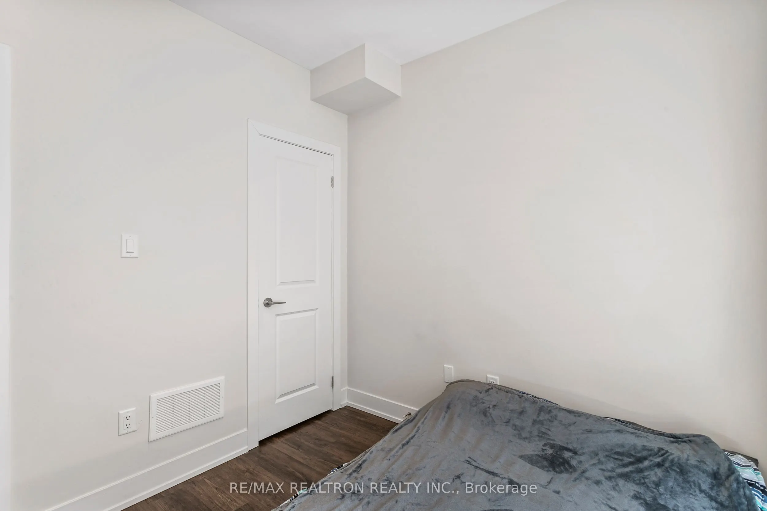 8 Sayers Lane, #12