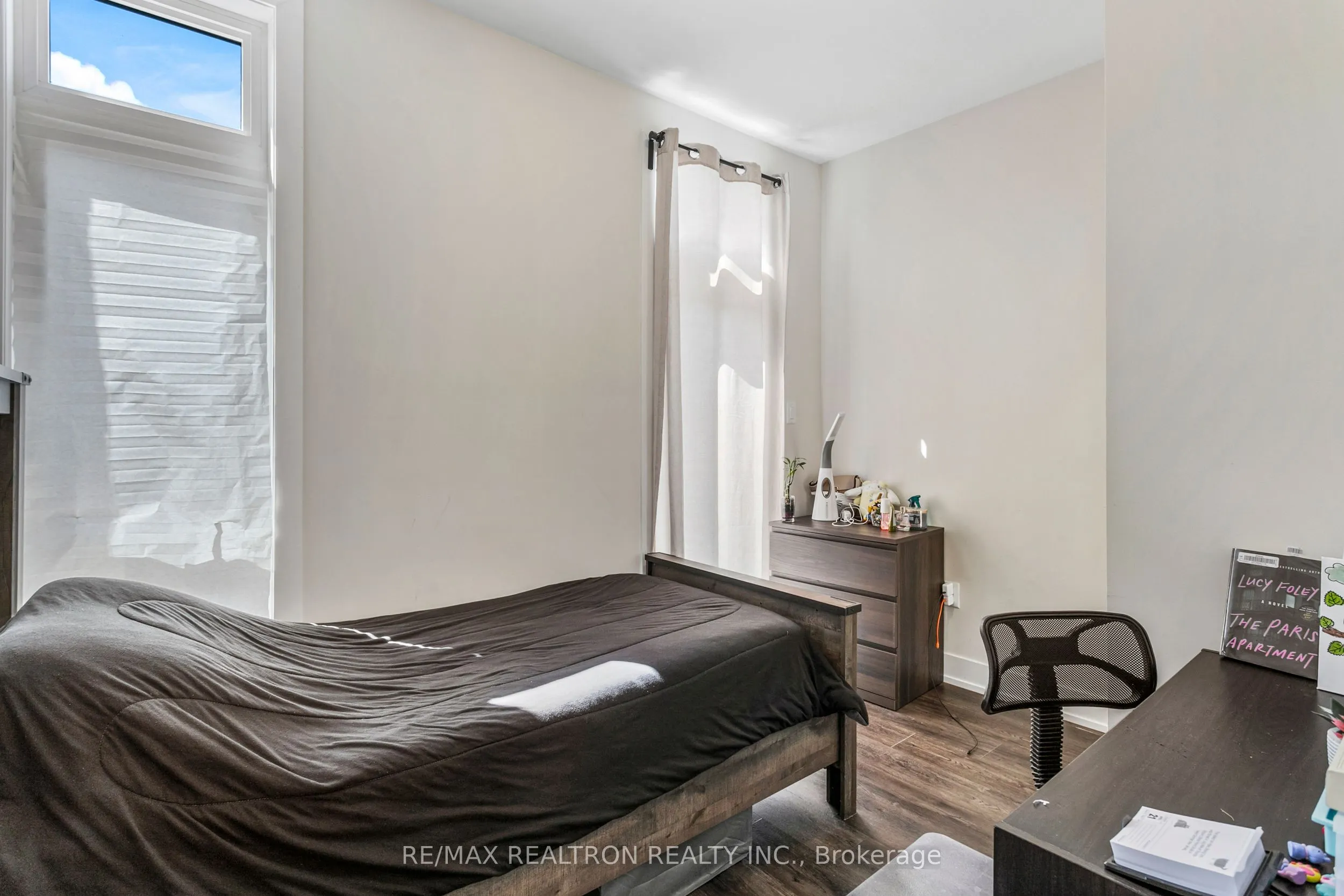 8 Sayers Lane, #12