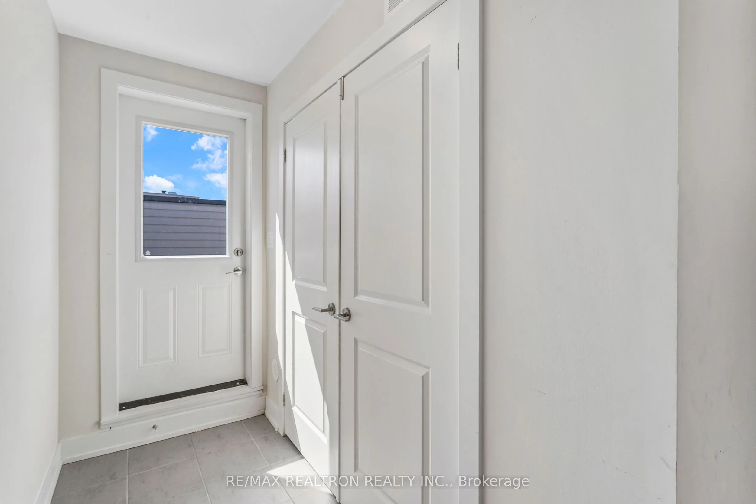 8 Sayers Lane, #12