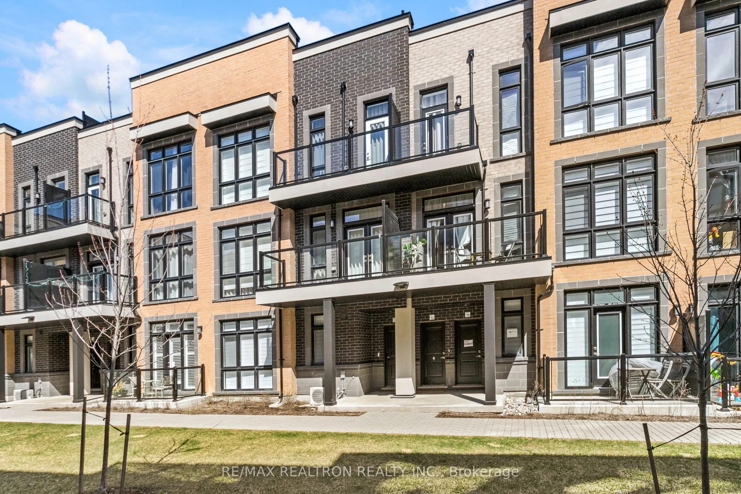 8 Sayers Lane, #12