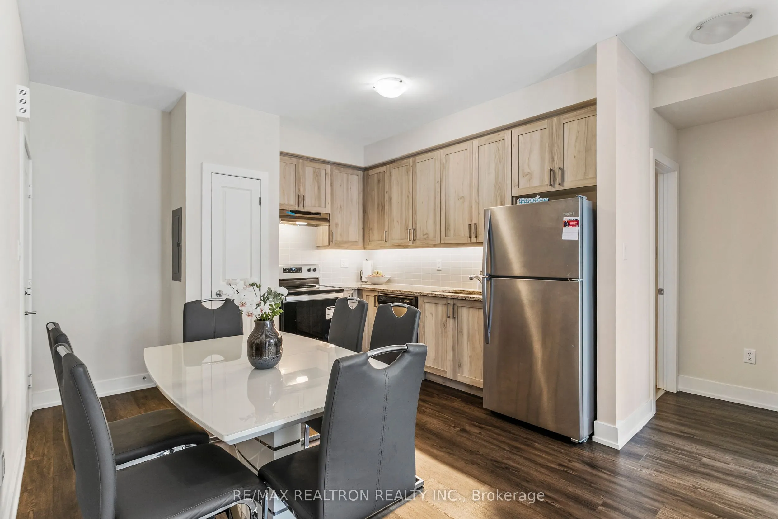 8 Sayers Lane, #12