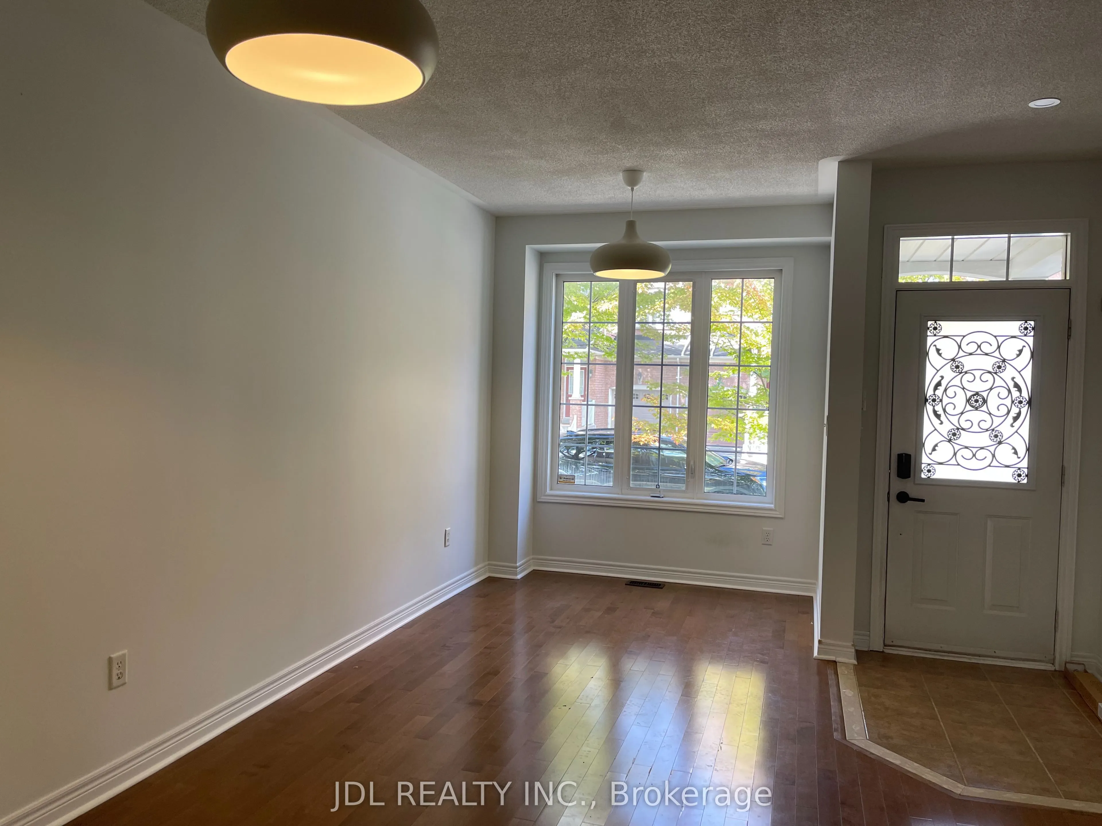 64 Pillar Rock Crescent