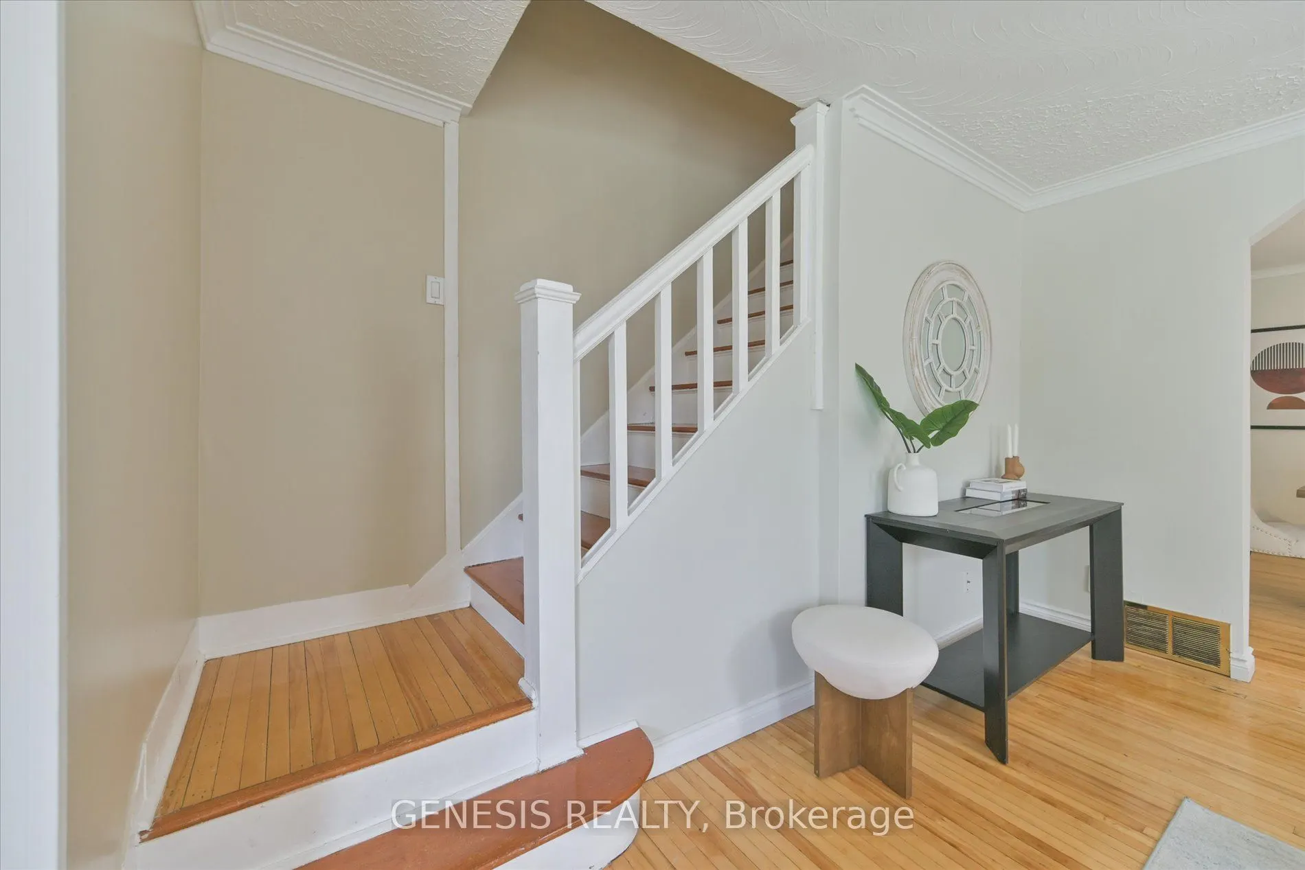 207 Church Street S